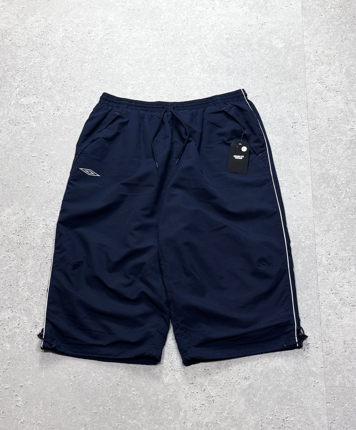 Vintage 2000s Umbro Adjustable 3/4 Track Shorts (34")