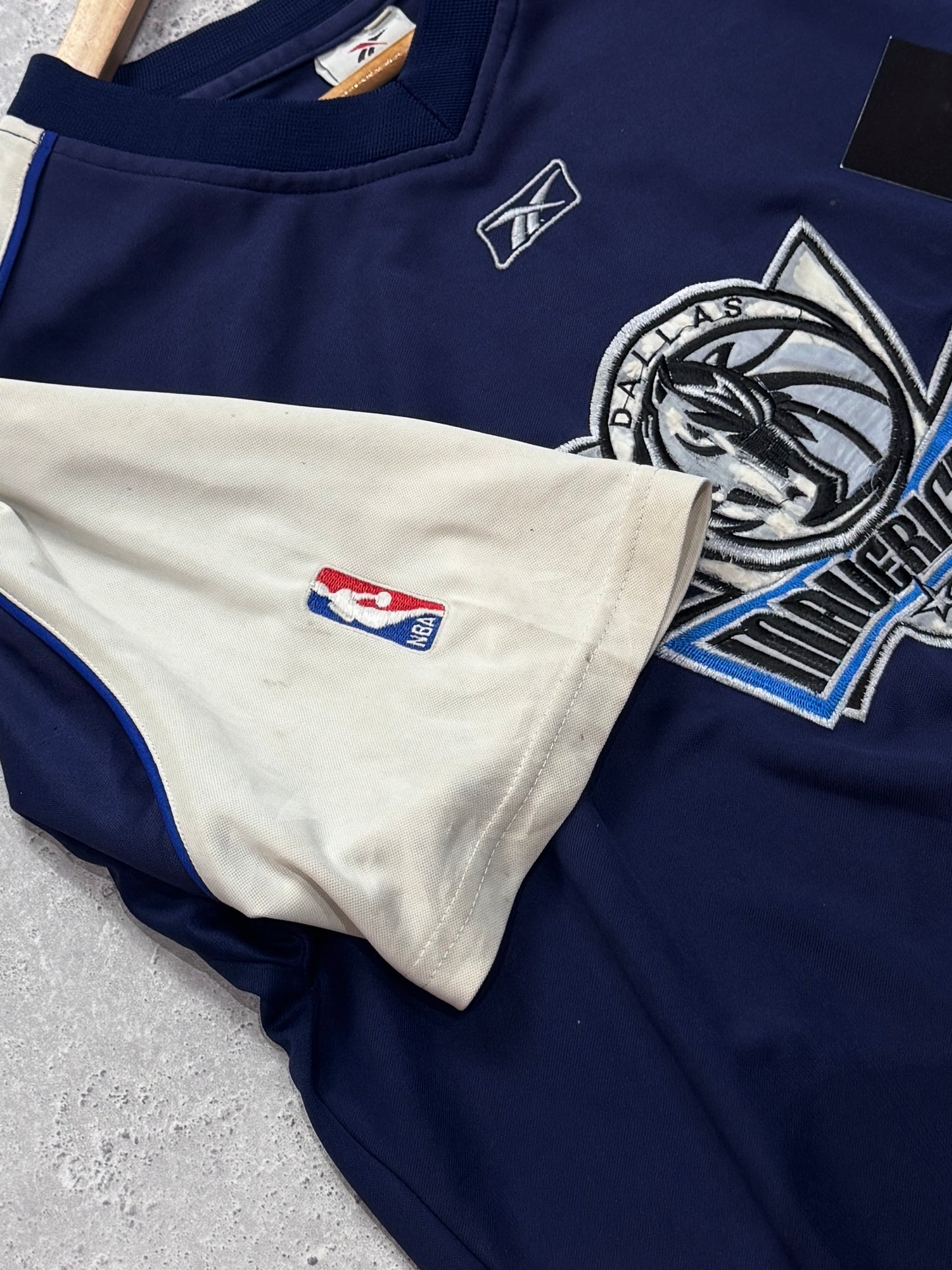 Vintage 2000s Reebok X Dallas Mavericks NBA Training Tee (L)