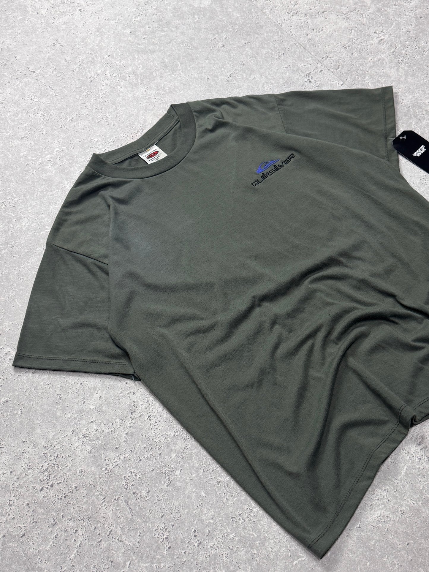 Vintage 90s Quiksilver Embroidered Tee (L)