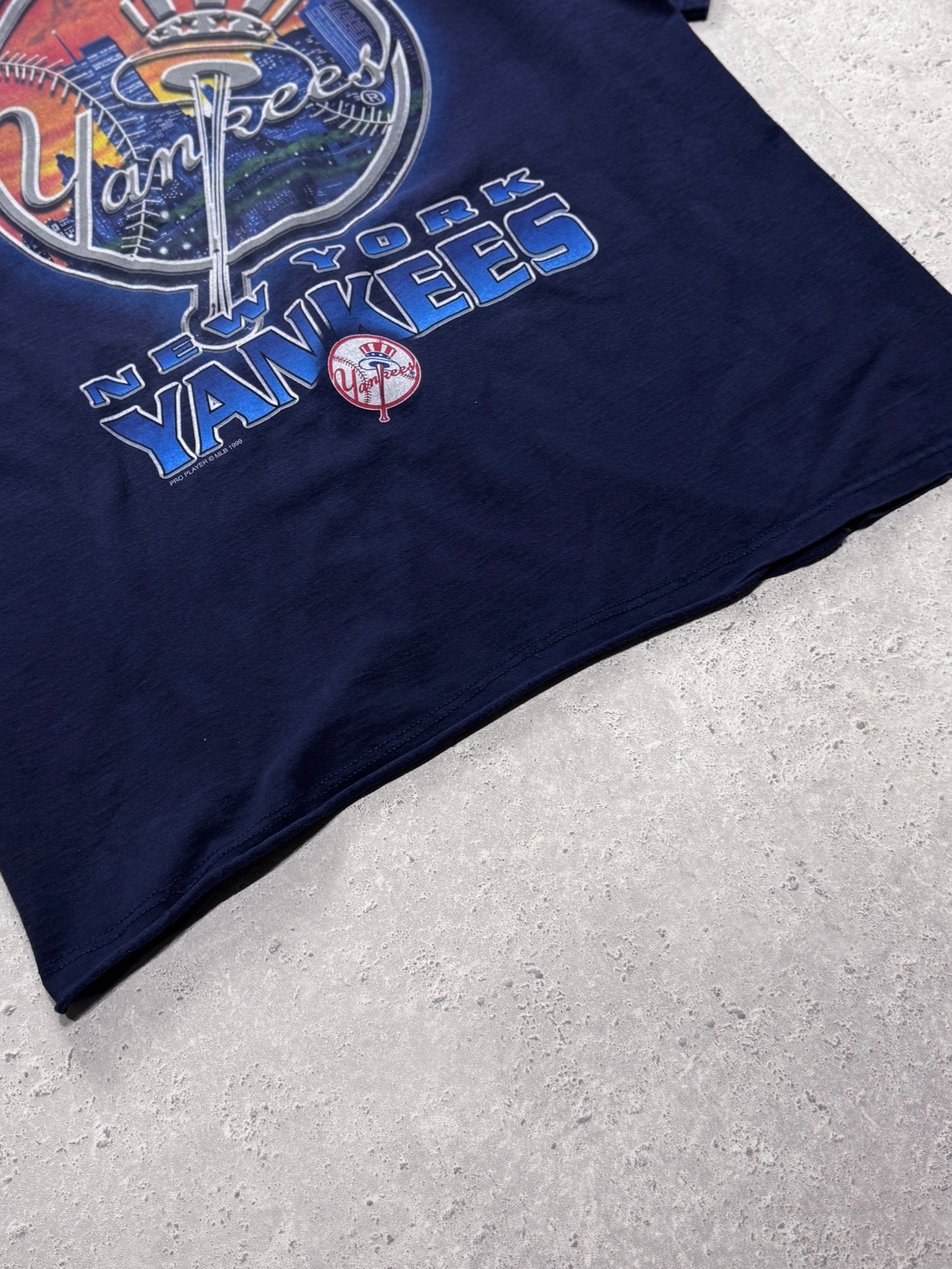 Vintage 90s New York Yankees MLB Tee (2XL)