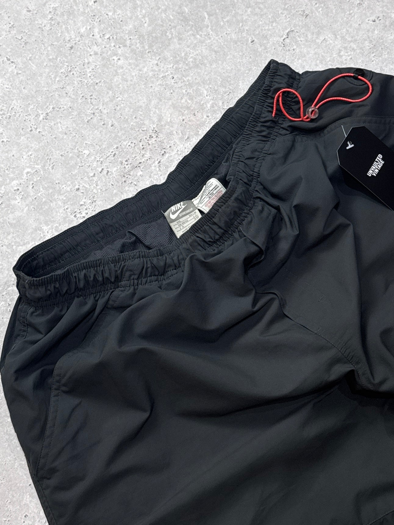Vintage 2000s Nike Air Adjustable 3/4 Track Shorts (34")