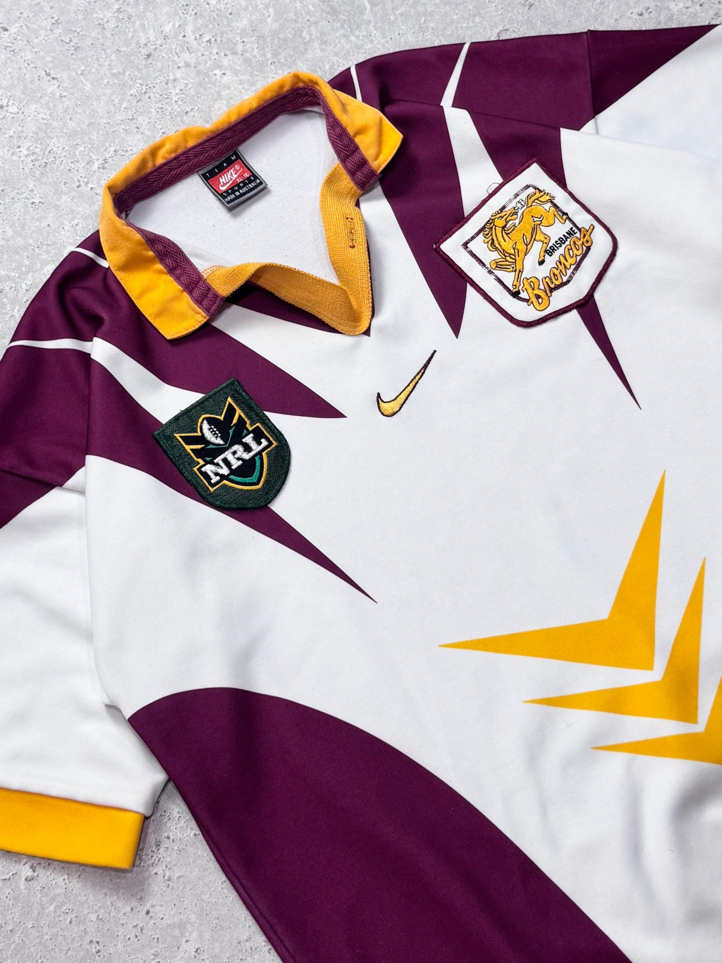 Vintage 1998 Nike X Brisbane Broncos NRL Jersey (M)
