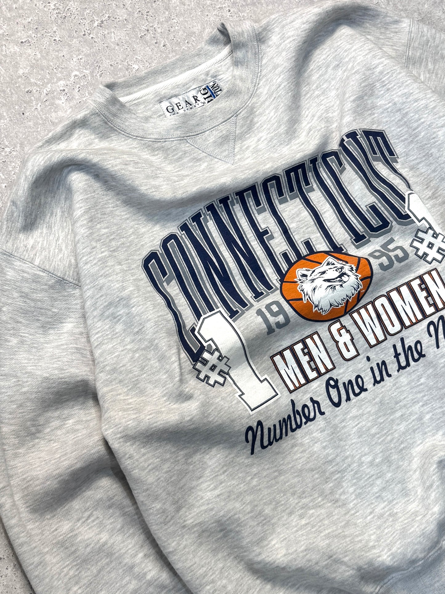 Vintage 1995 Connecticut College Sweater (L)