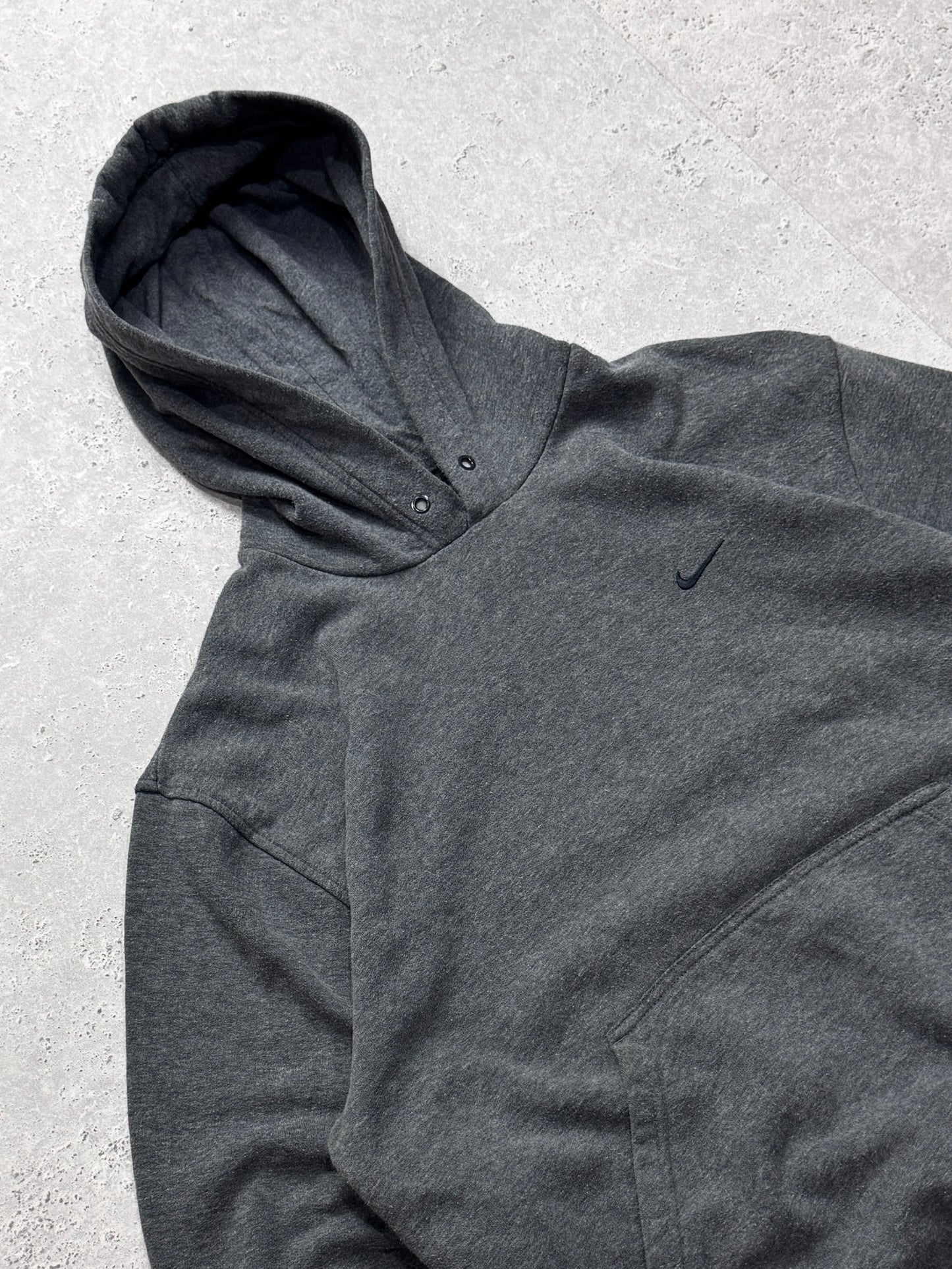 Vintage 2000s Nike Essential Hoodie (L)