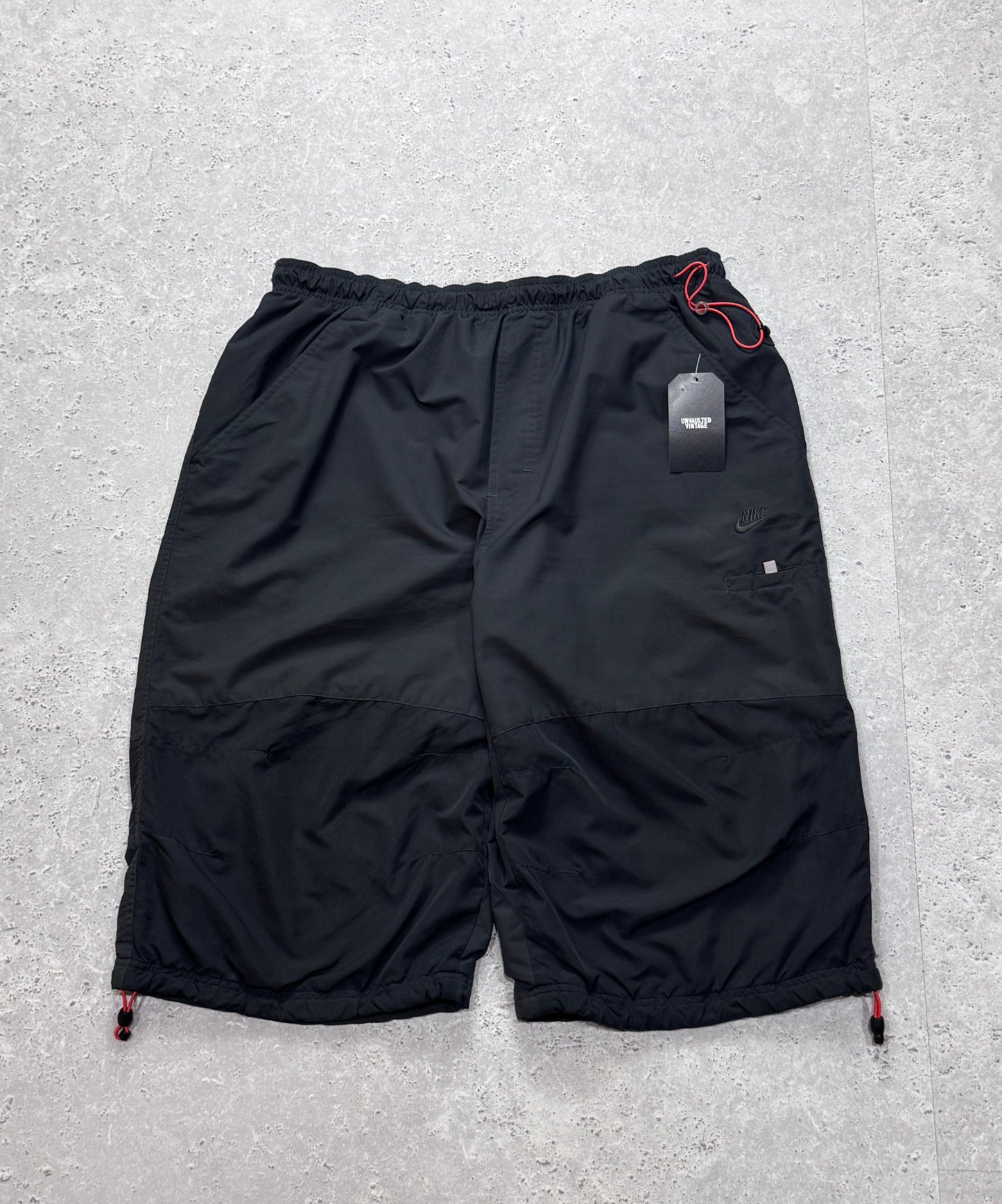 Vintage 2000s Nike Air Adjustable 3/4 Track Shorts (34")