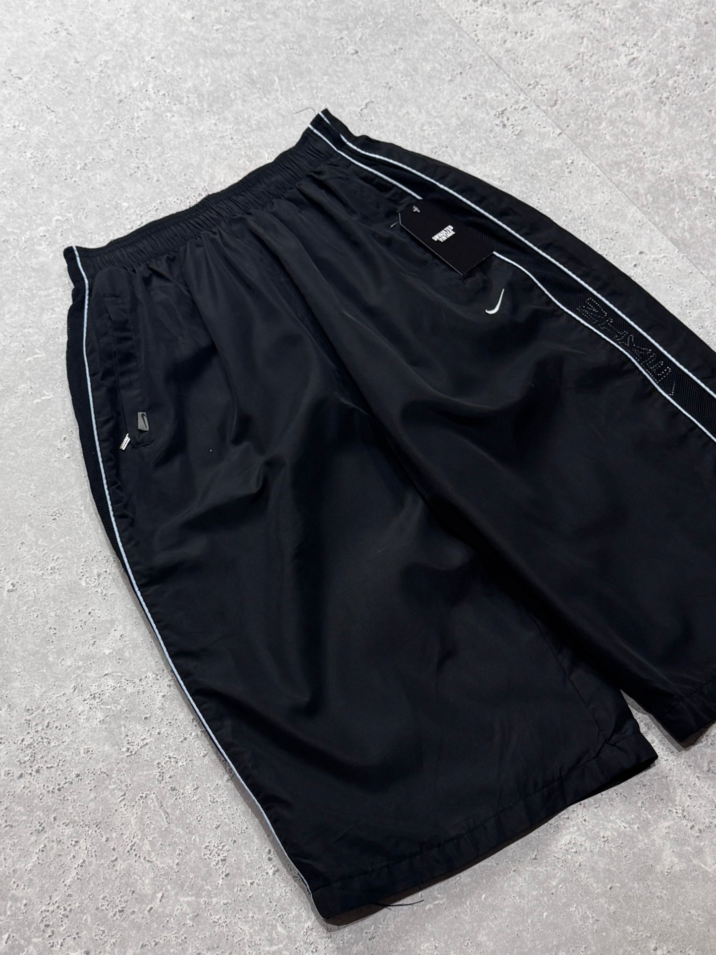 Vintage 2000s Nike 3/4 Track Shorts (28")