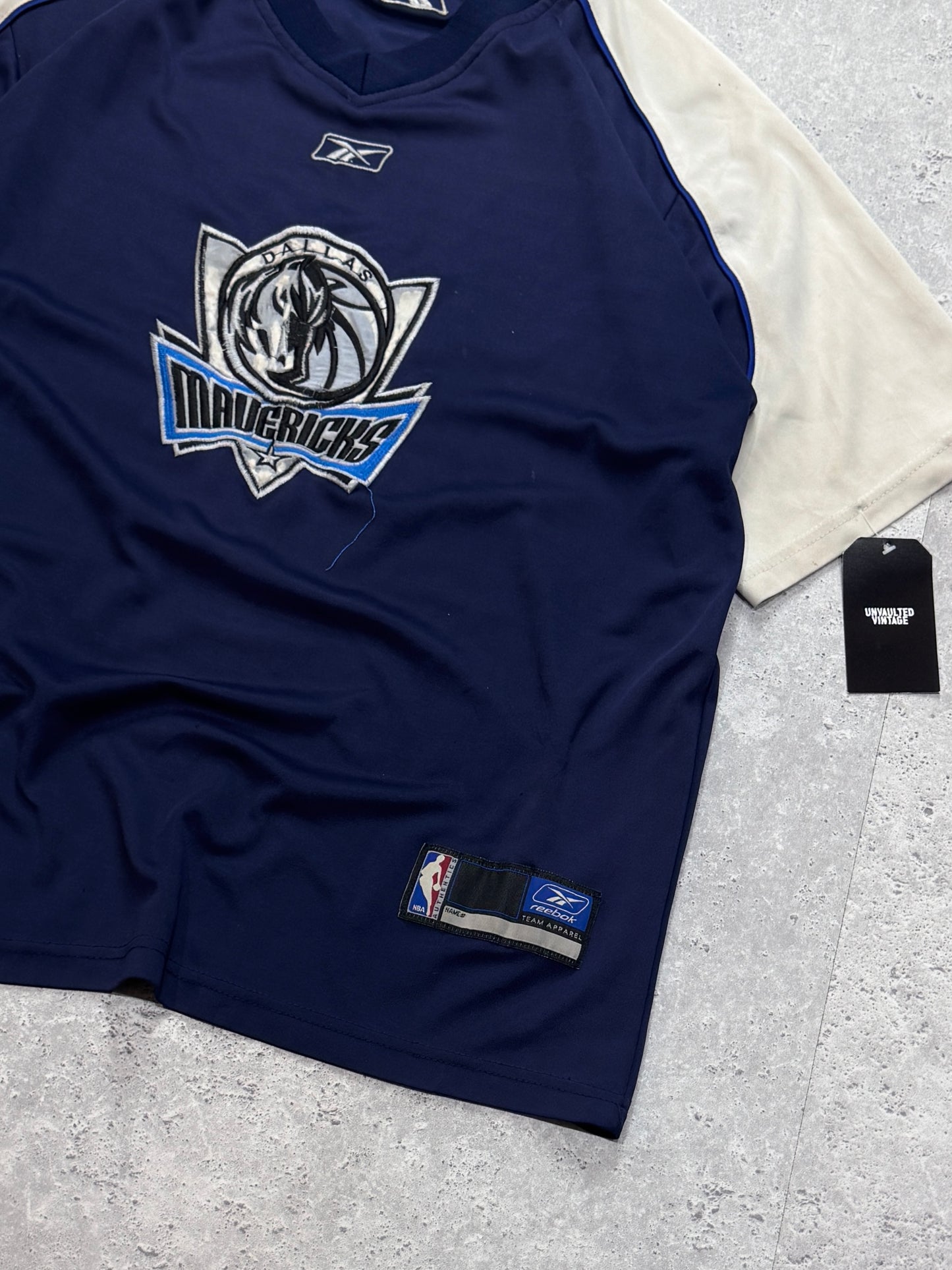 Vintage 2000s Reebok X Dallas Mavericks NBA Training Tee (L)