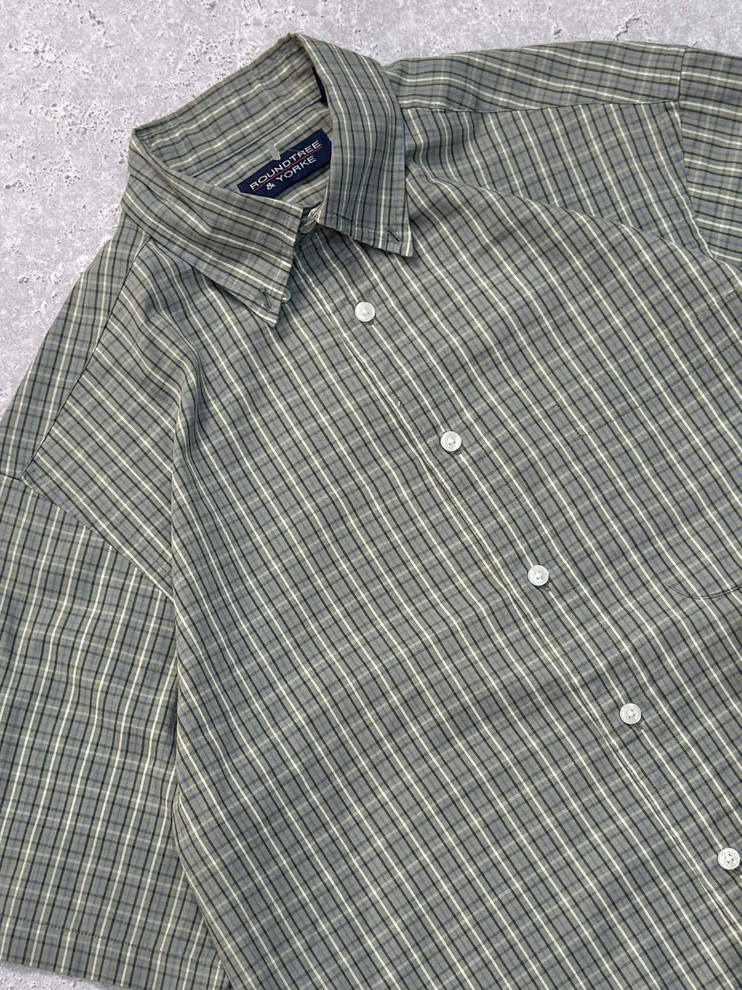 Vintage 2000s Plaid Button Up Shirt (L)