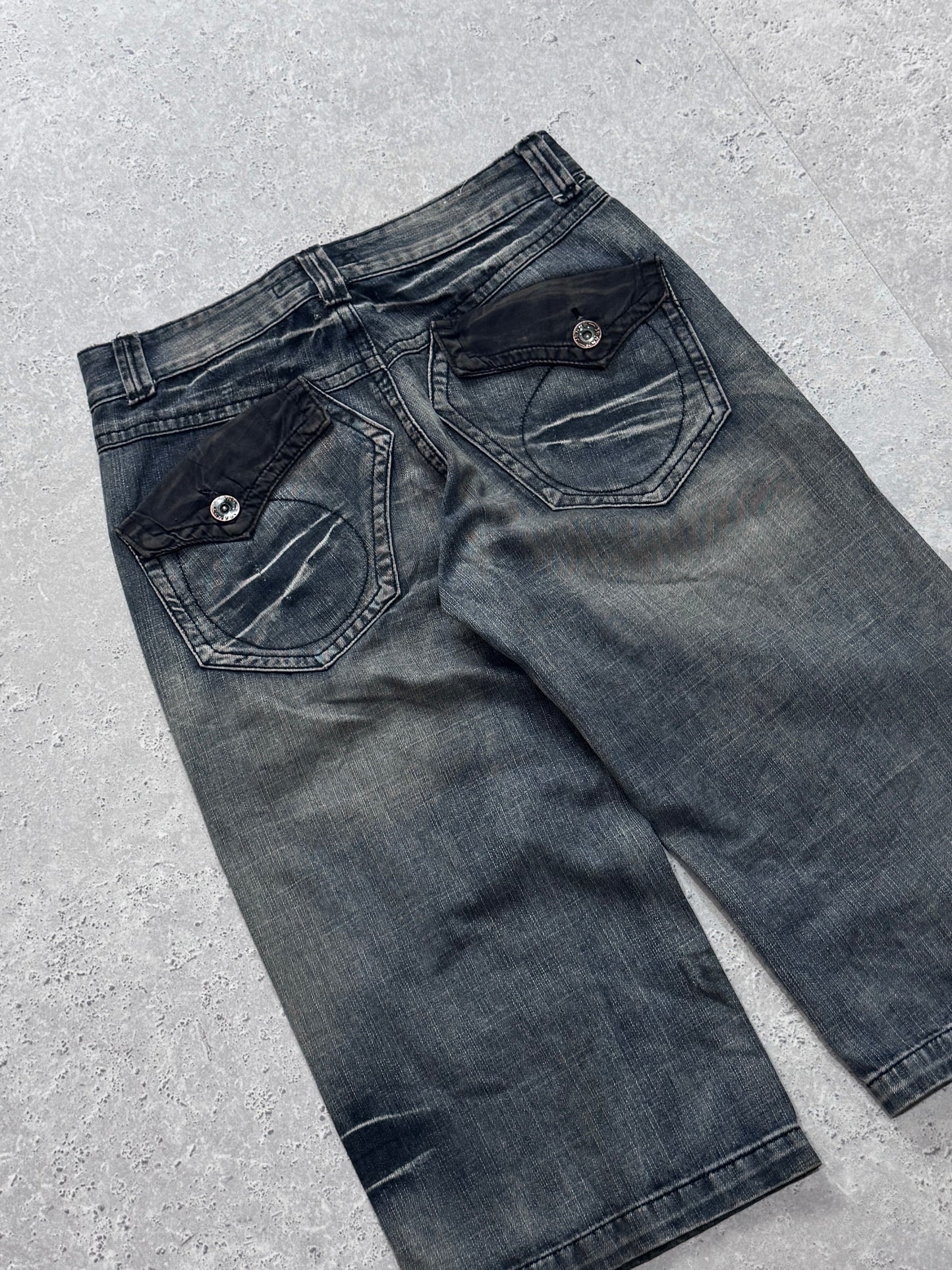 Vintage Y2K Grunge Super Baggy Jorts (32")