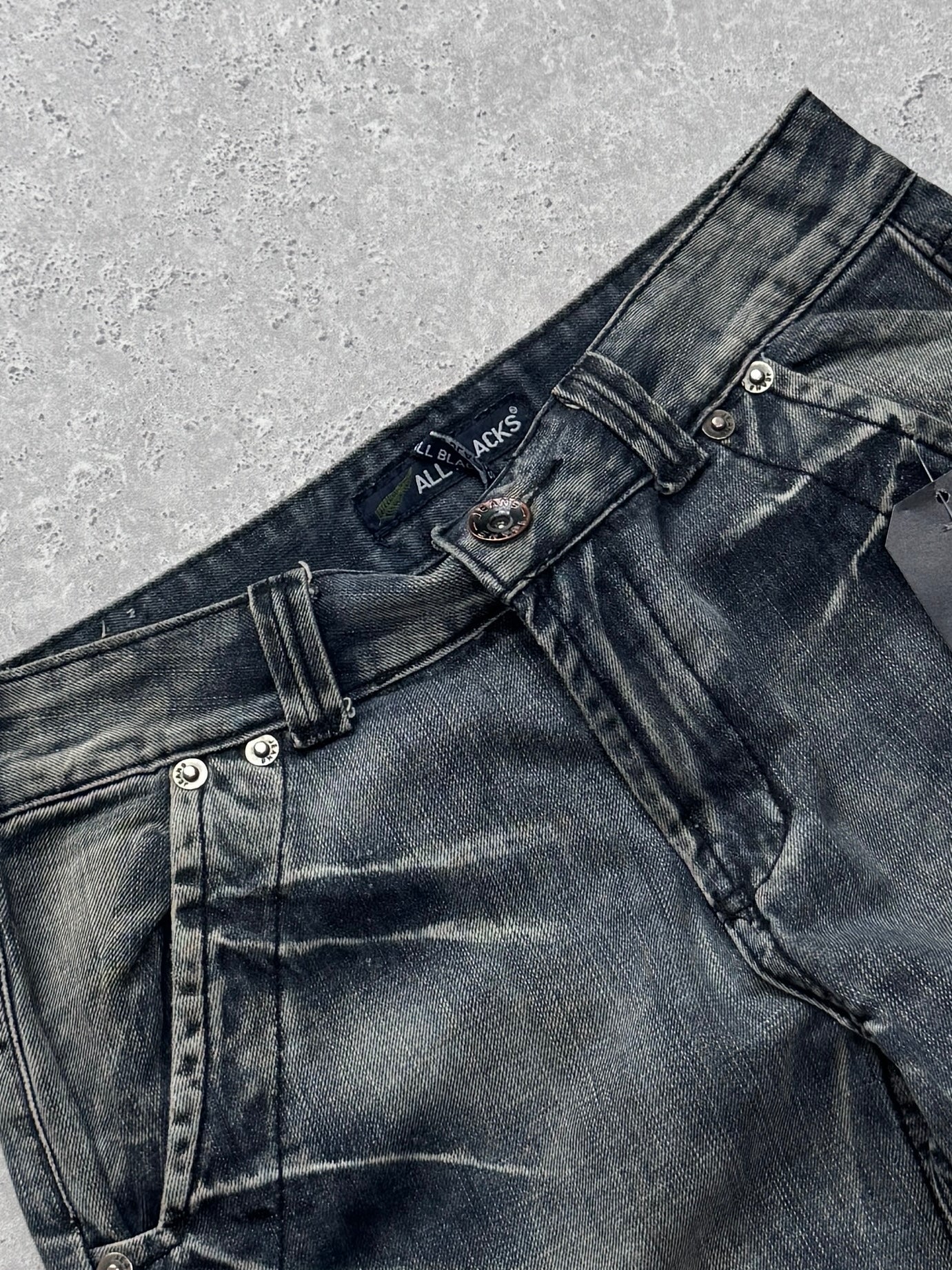 Vintage Y2K Grunge Super Baggy Jorts (32")