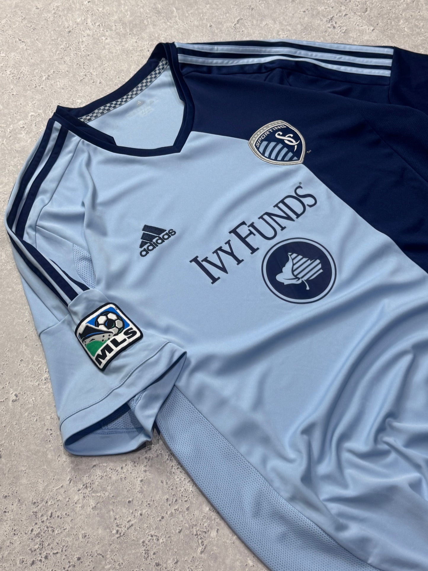 Vintage 2000s Kansas City Sporting MLS Jersey (XL)