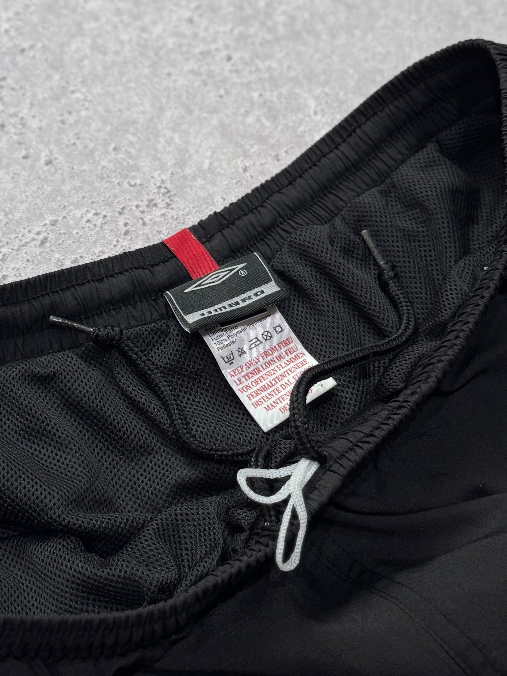 Vintage 2000s Umbro Adjustable 3/4 Track Shorts (M)