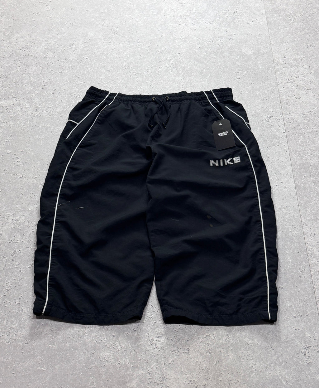 Vintage 2000s Nike Spellout 3/4 Track Shorts (XL)