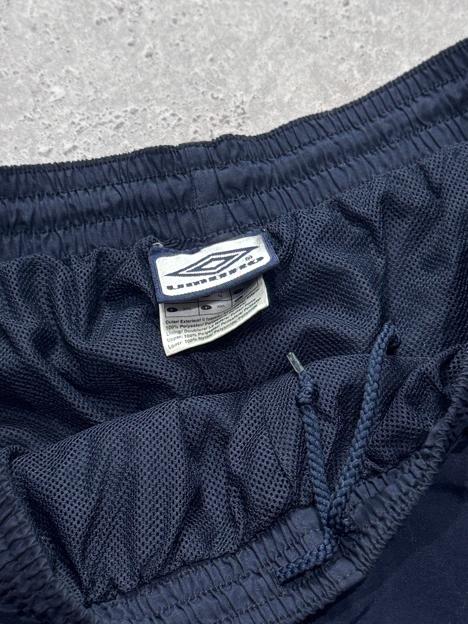 Vintage 2000s Umbro Adjustable 3/4 Track Shorts (XL)