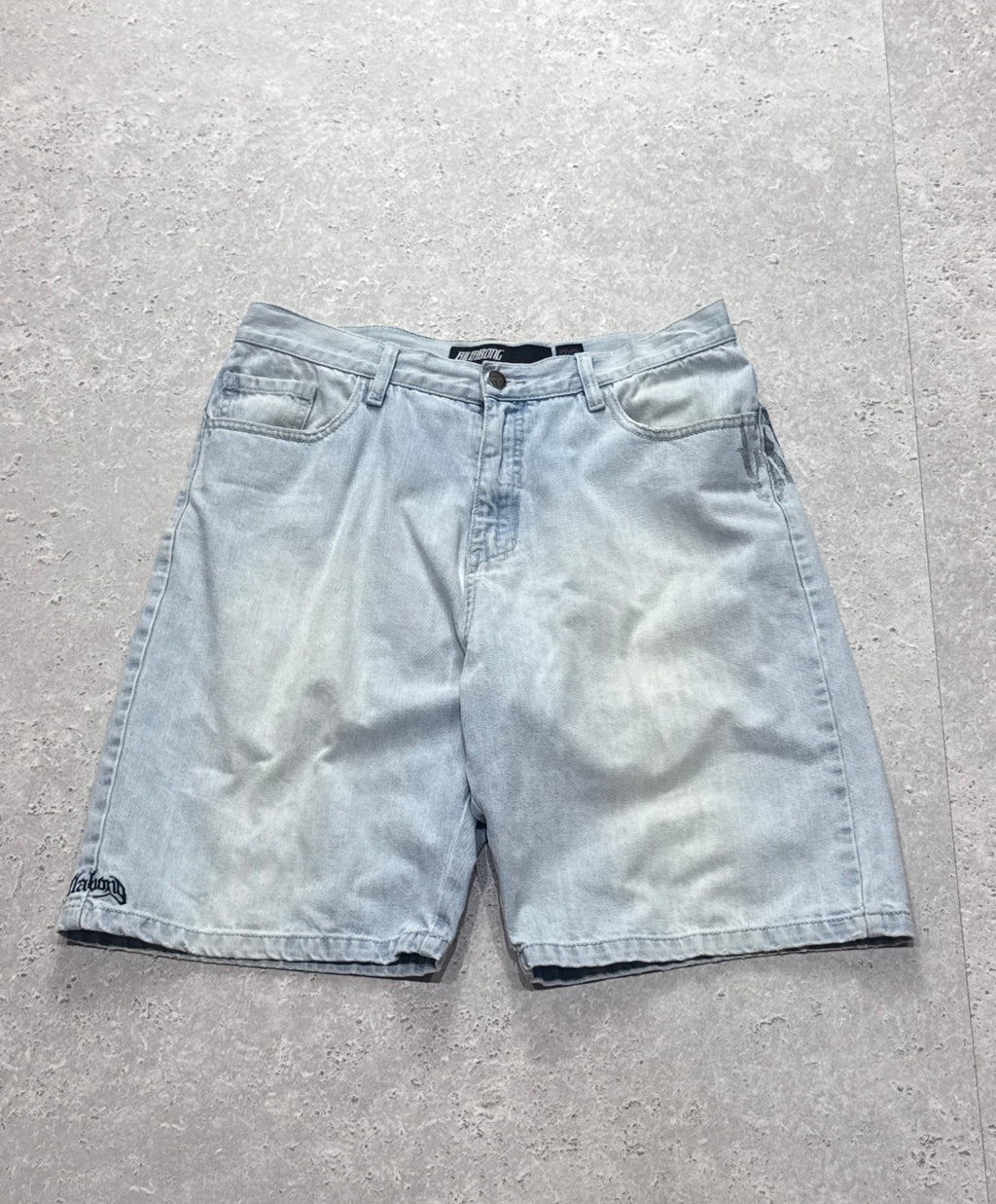 Vintage Y2K Billabong Denim shorts (33”)