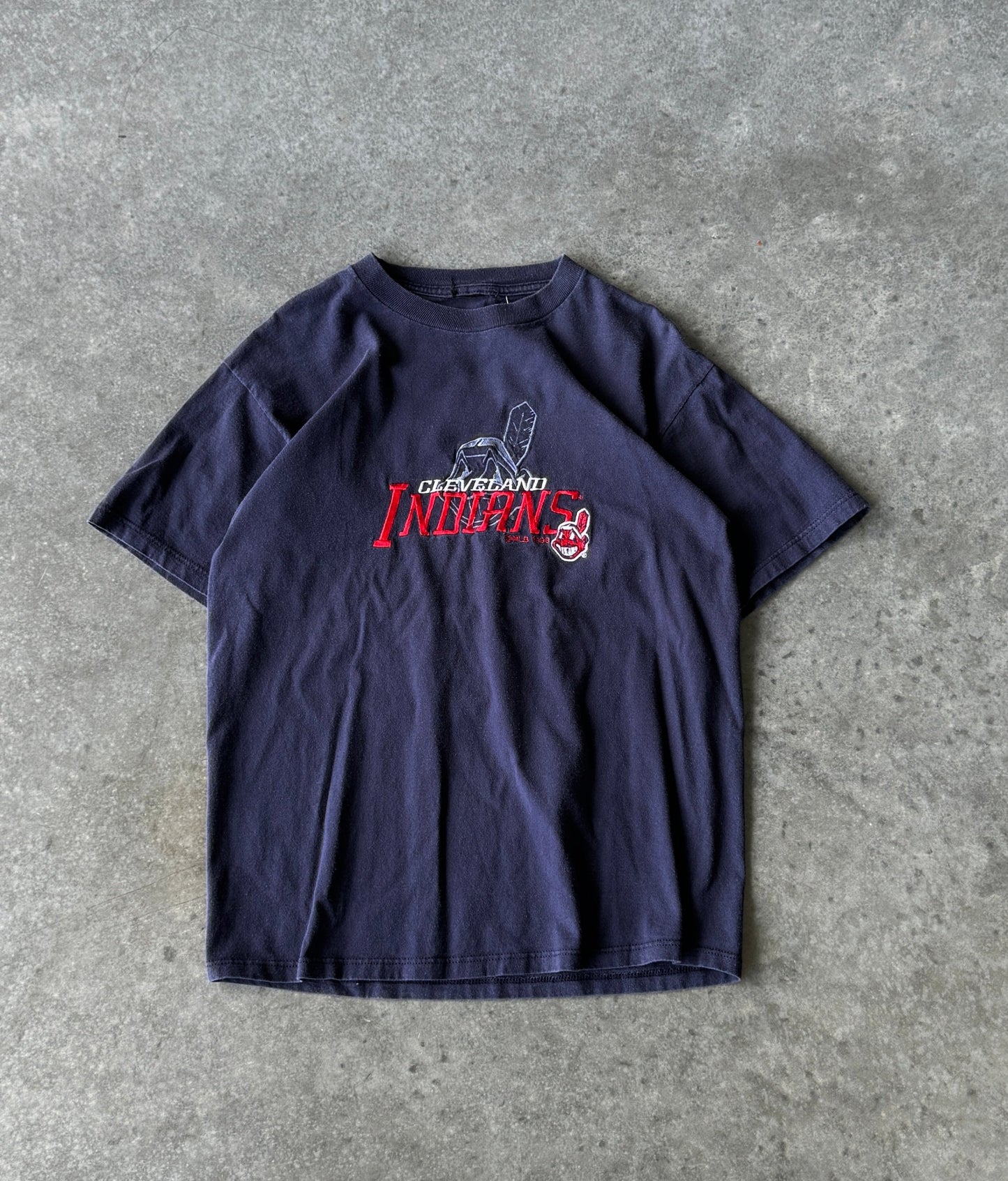 Vintage 90s Cleveland Indians Embroidered Tee (M)