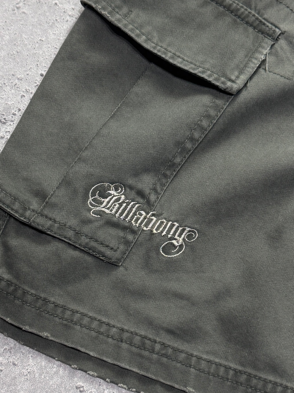Vintage Y2K Deadstock Billabong Cargo Shorts (30”)