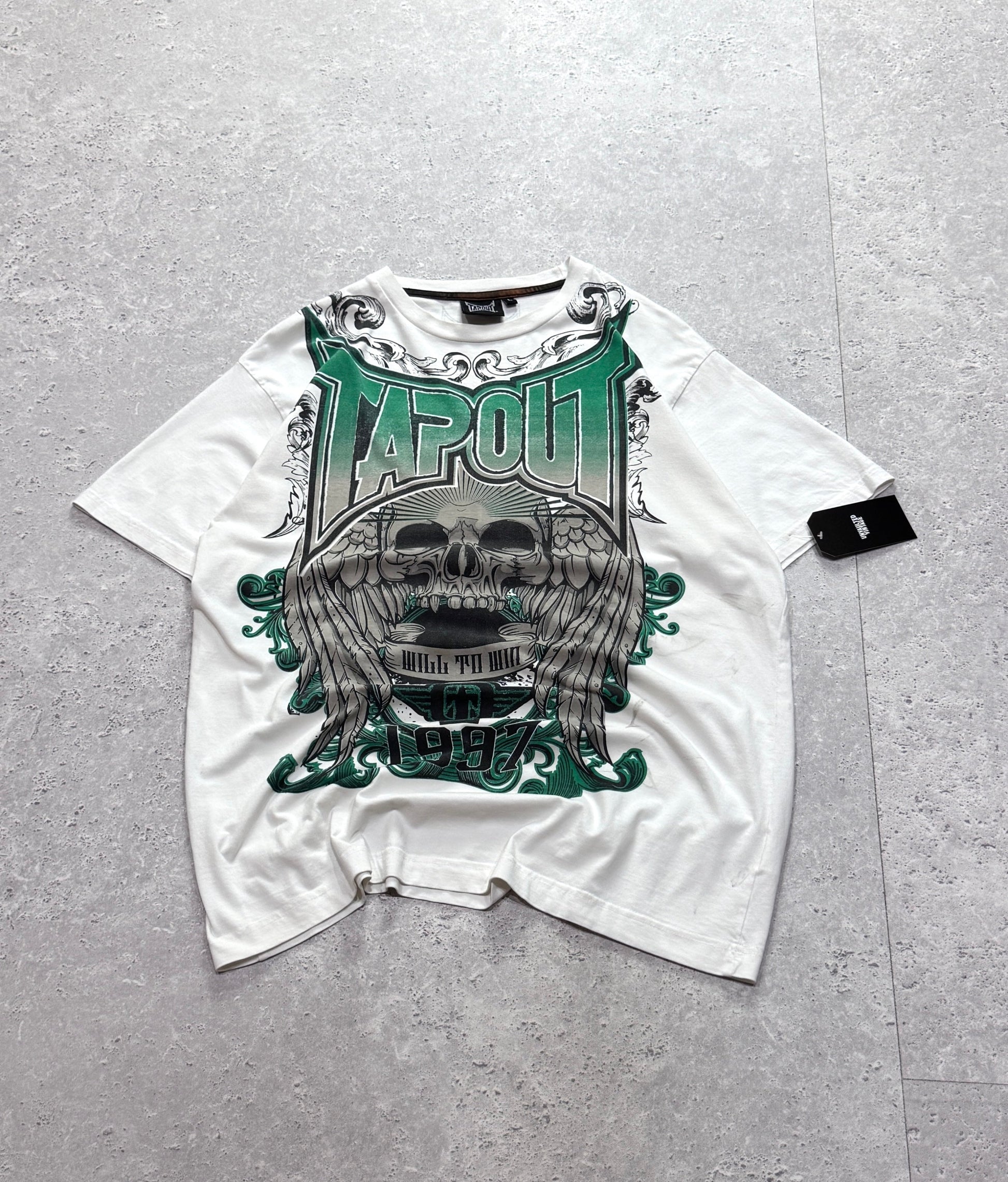 Vintage Y2K Tapout Tee (L)