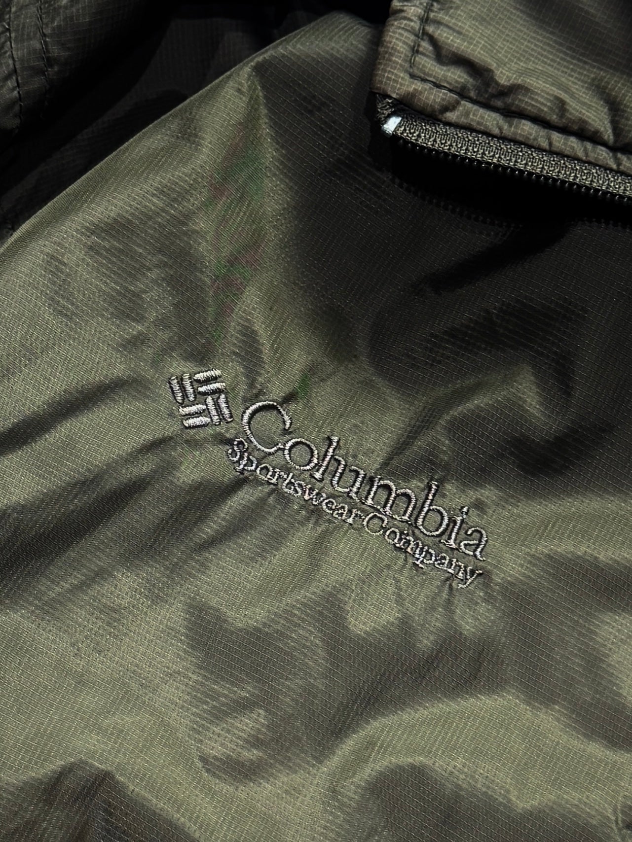 Vintage 2000s Columbia Outdoor Windbreaker Jacket (L)