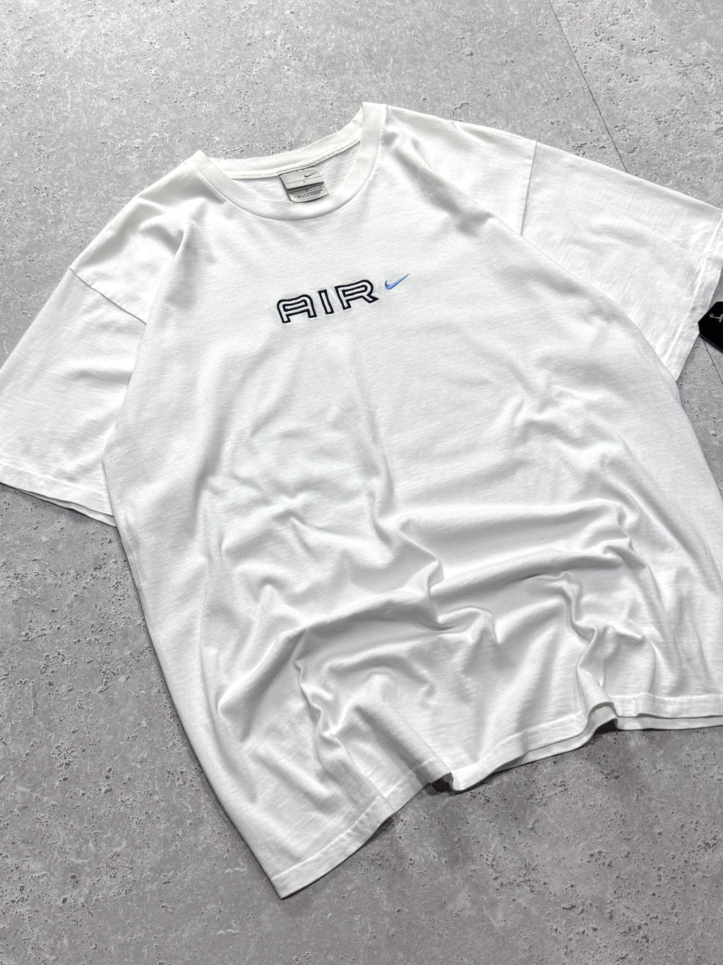Vintage 2000s Nike Air Embroidered Tee (L)