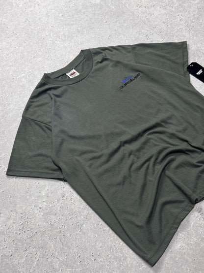 Vintage 90s Quiksilver Embroidered Tee (L)