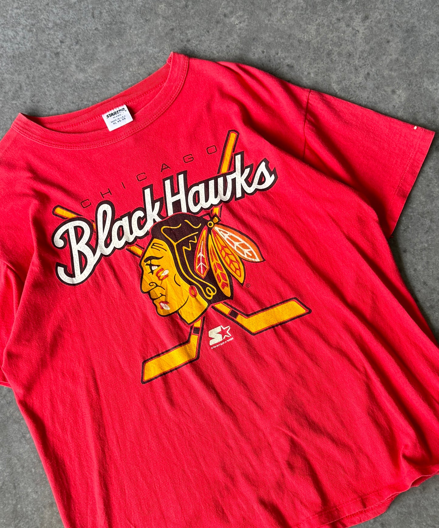 Vintage 90s Chicago Black Hawks NHL Tee (M)