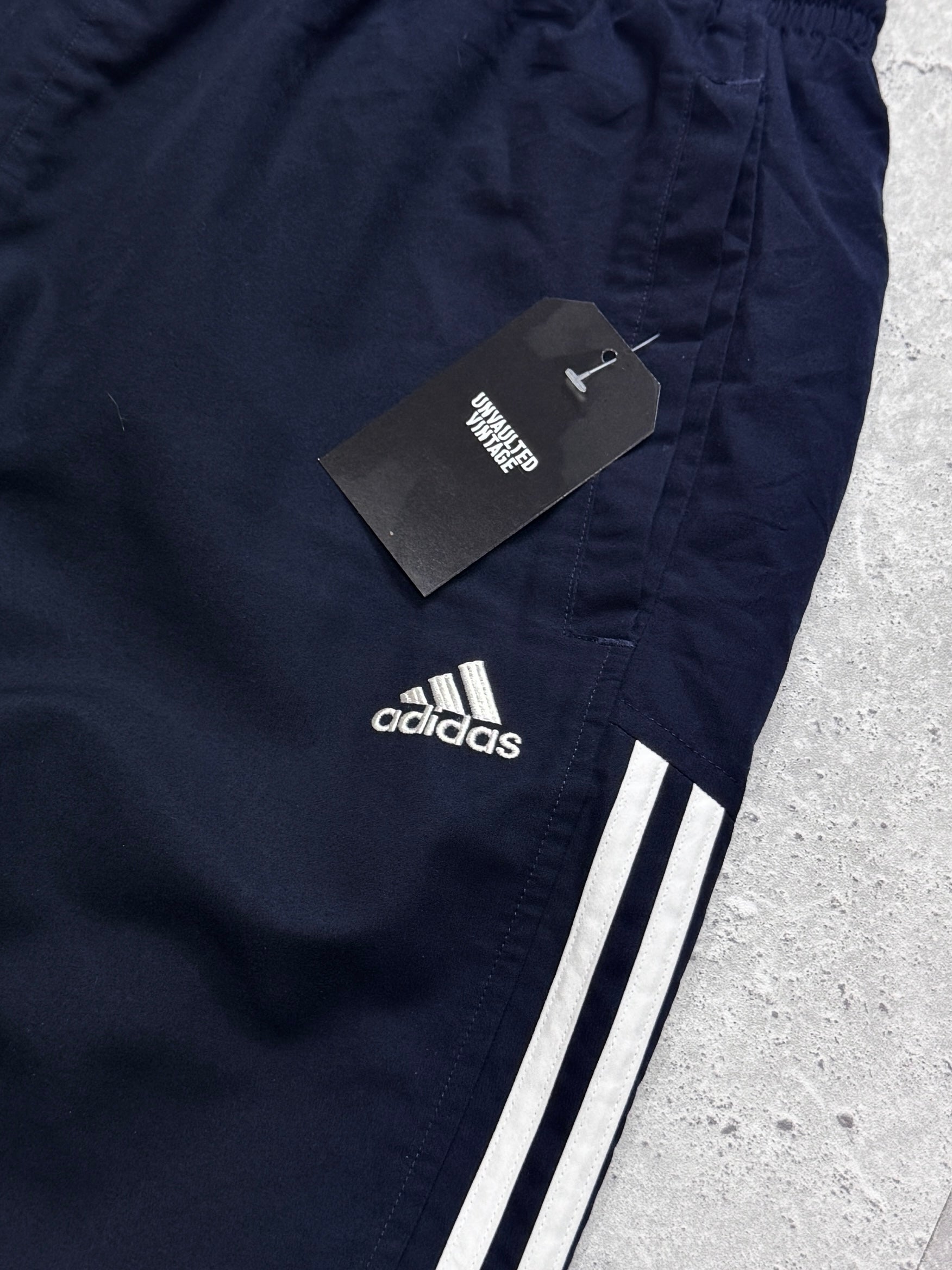 Vintage 2000s Adidas 3/4 Track Shorts (M)