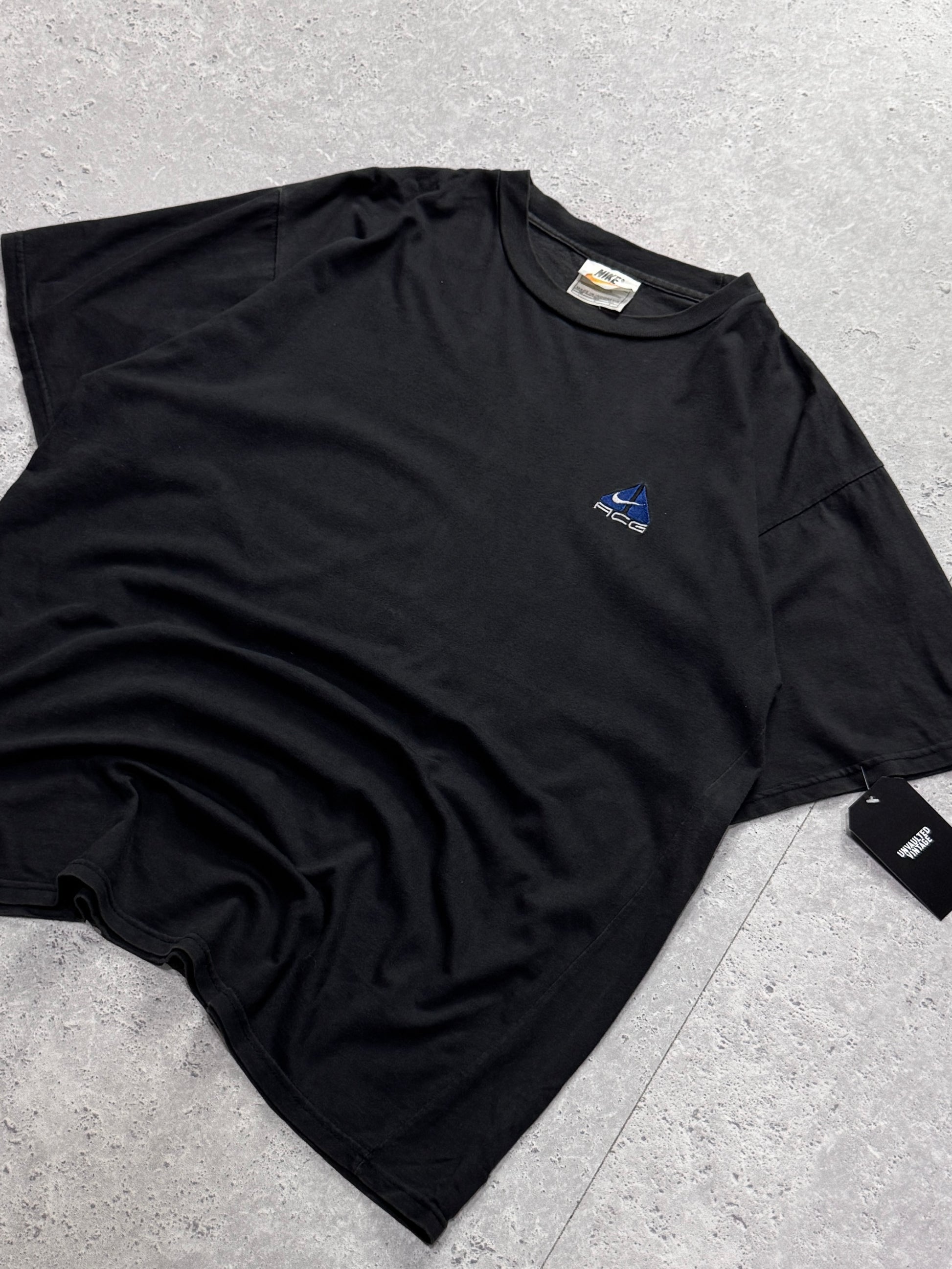 Vintage 90s Nike ACG Embroidered Tee (L)