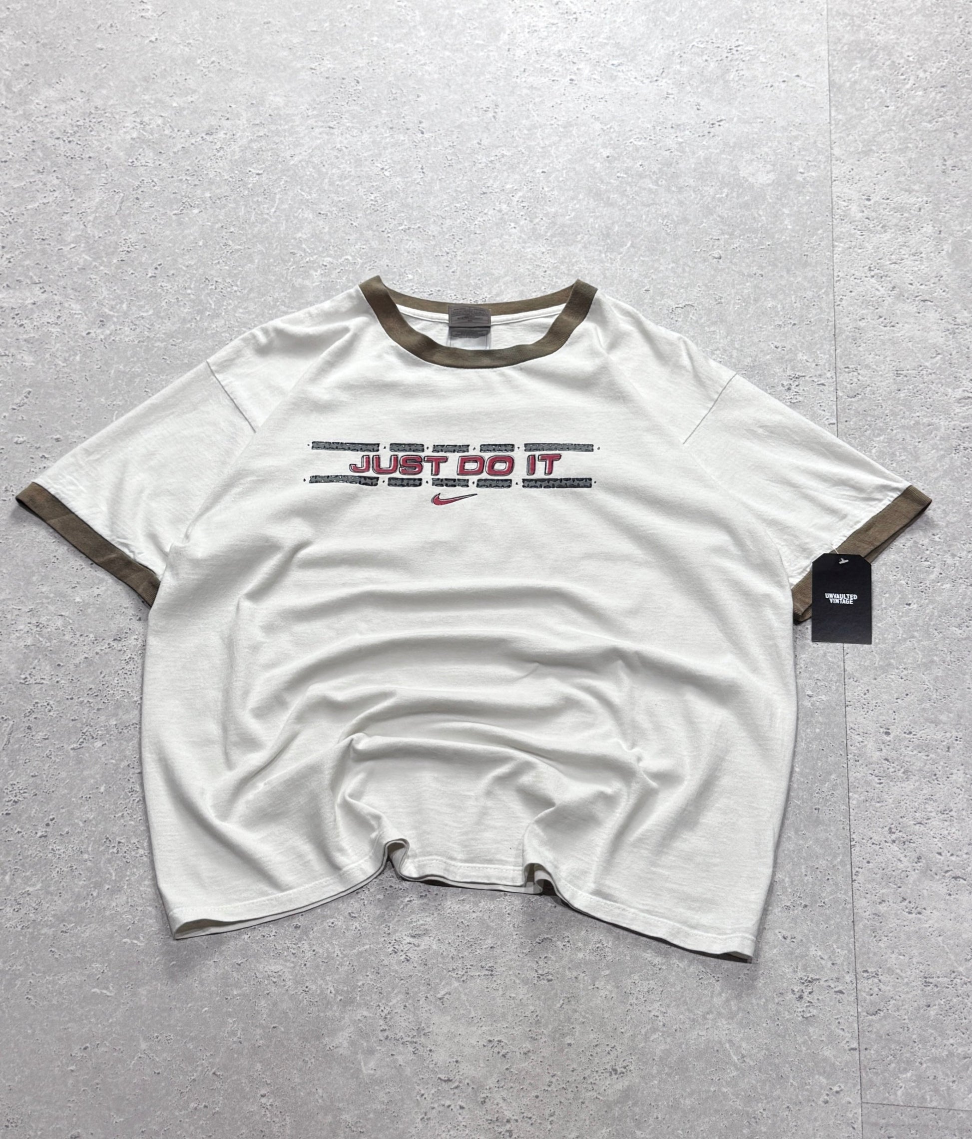 Vintage 2000s Nike Ringer Tee (L)