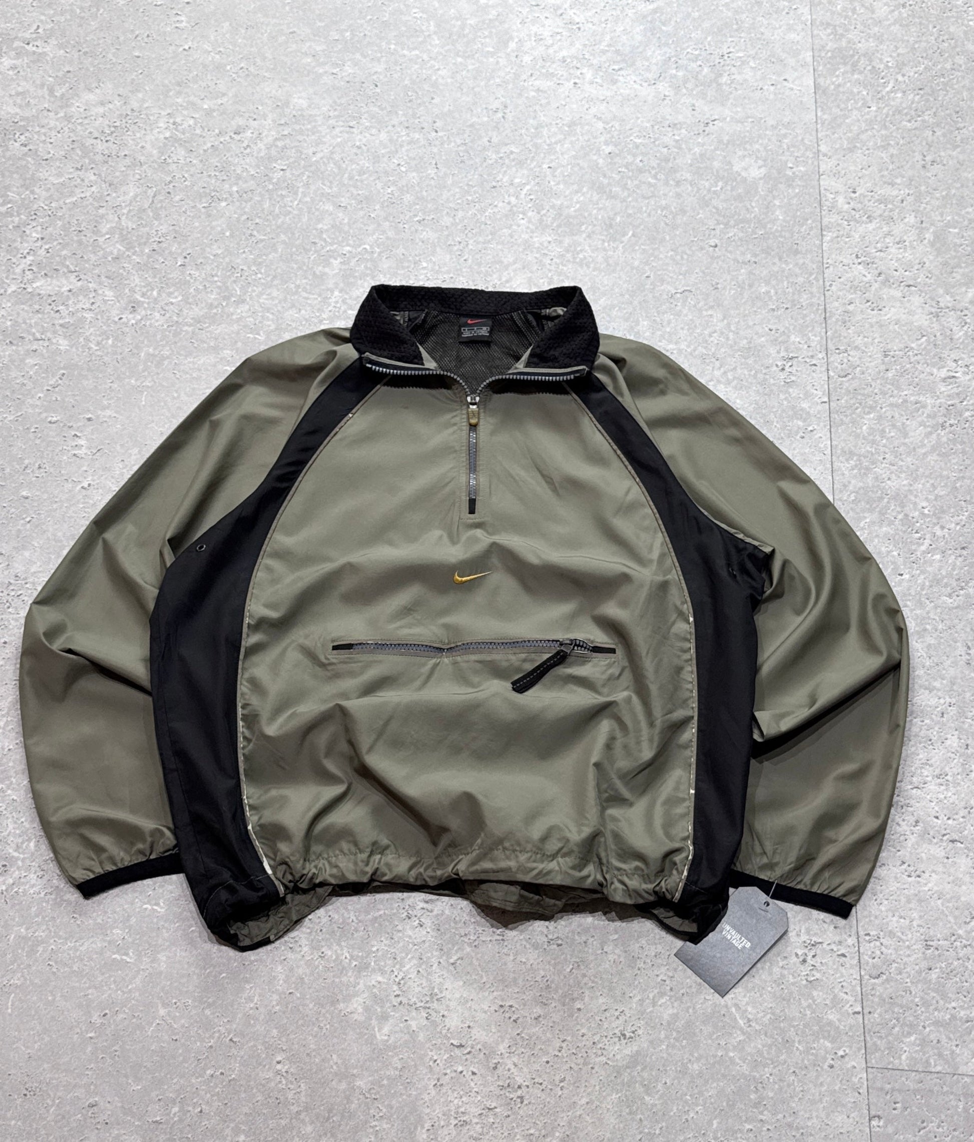 Vintage 2000s Nike Utility Windbreaker Jacket (L)