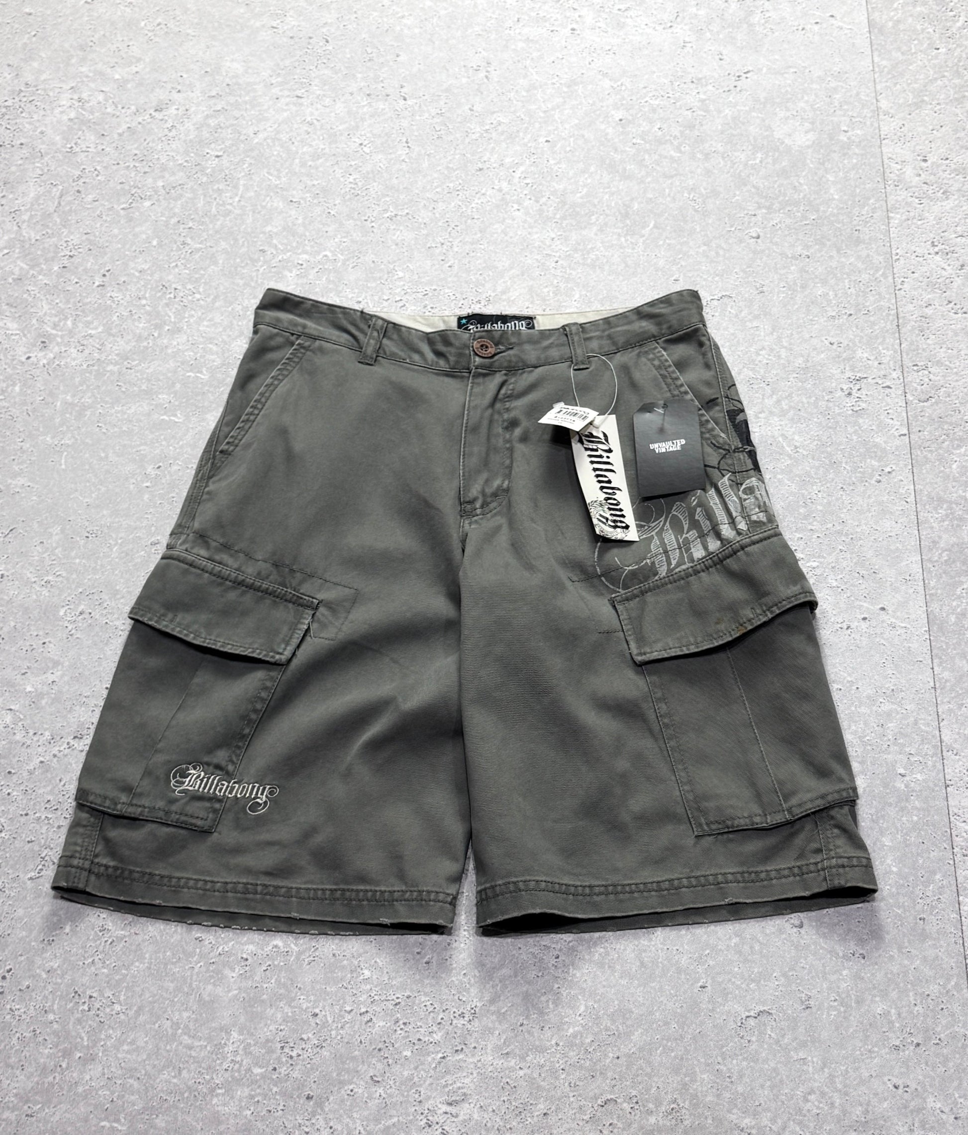 Vintage Y2K Deadstock Billabong Cargo Shorts (30”)