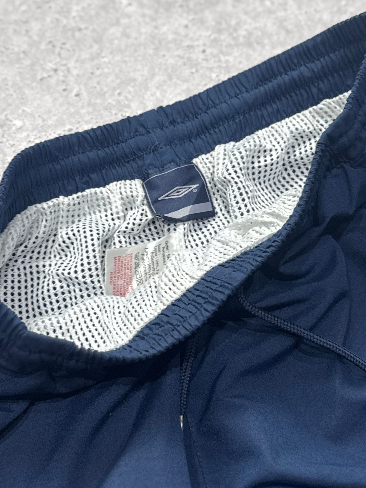 Vintage 2000s Umbro Adjustable 3/4 Track Shorts (S)