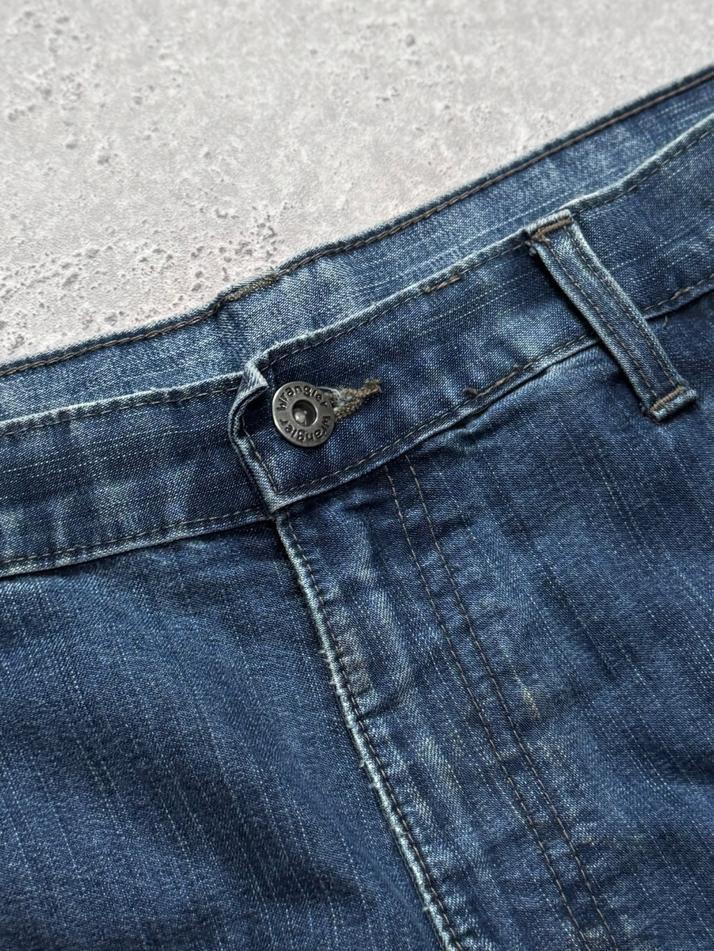 Vintage Wrangler Denim Cargo Shorts (32”)