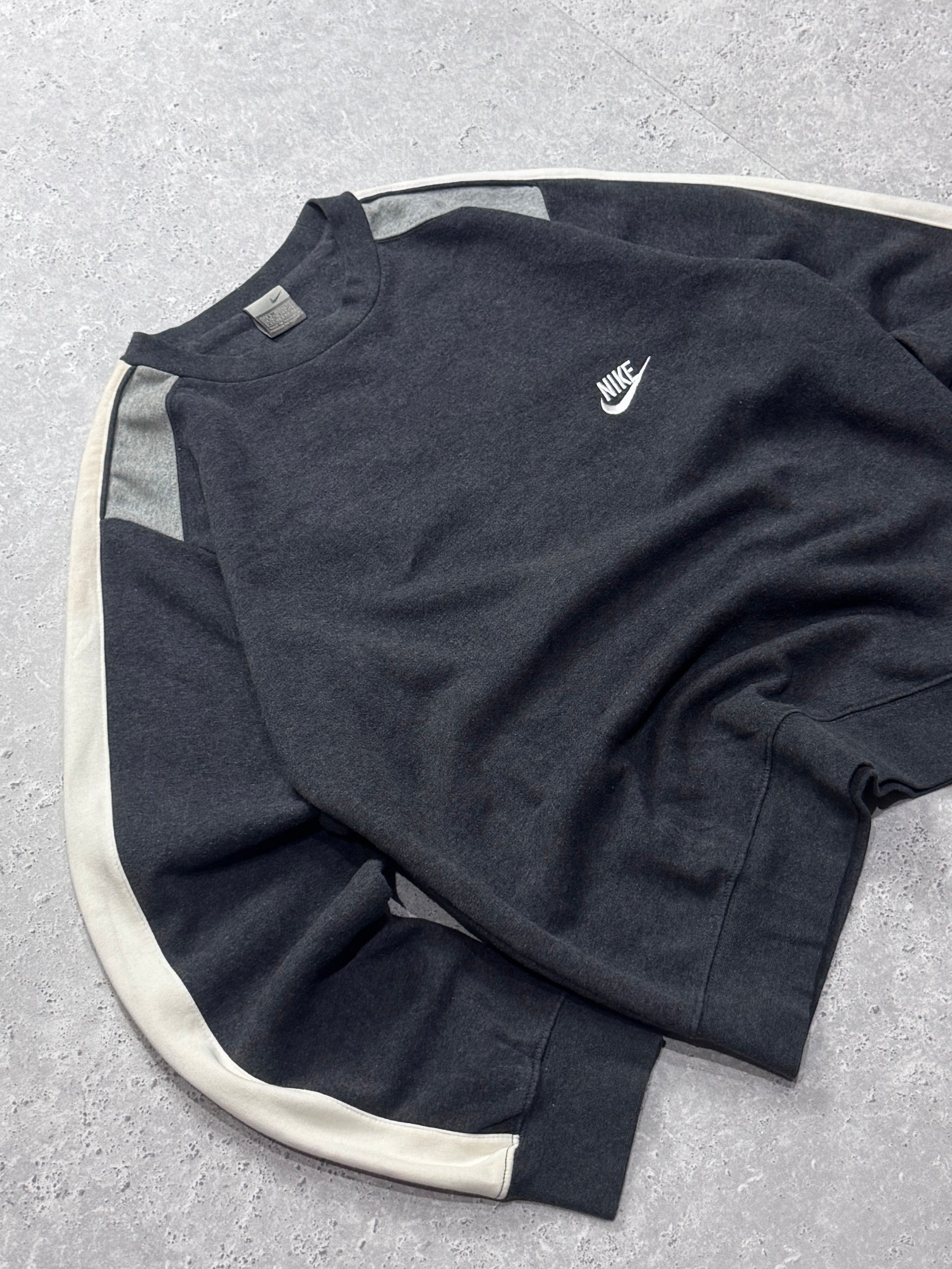 Vintage 2000s Nike Embroidered Sweater (L)