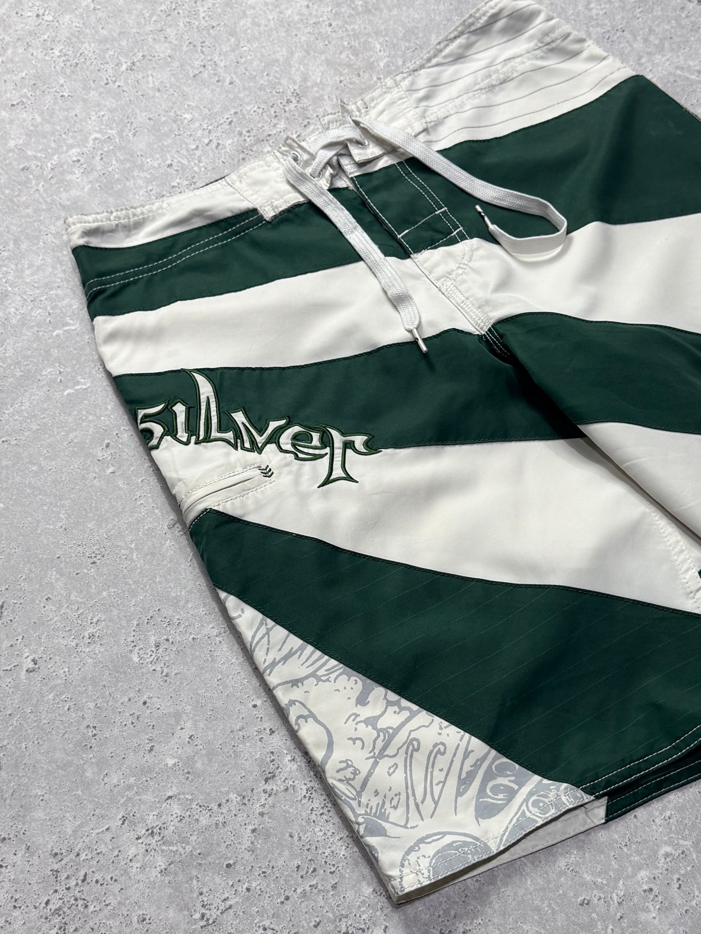 Vintage 2000s Quiksilver Boardshorts (30")