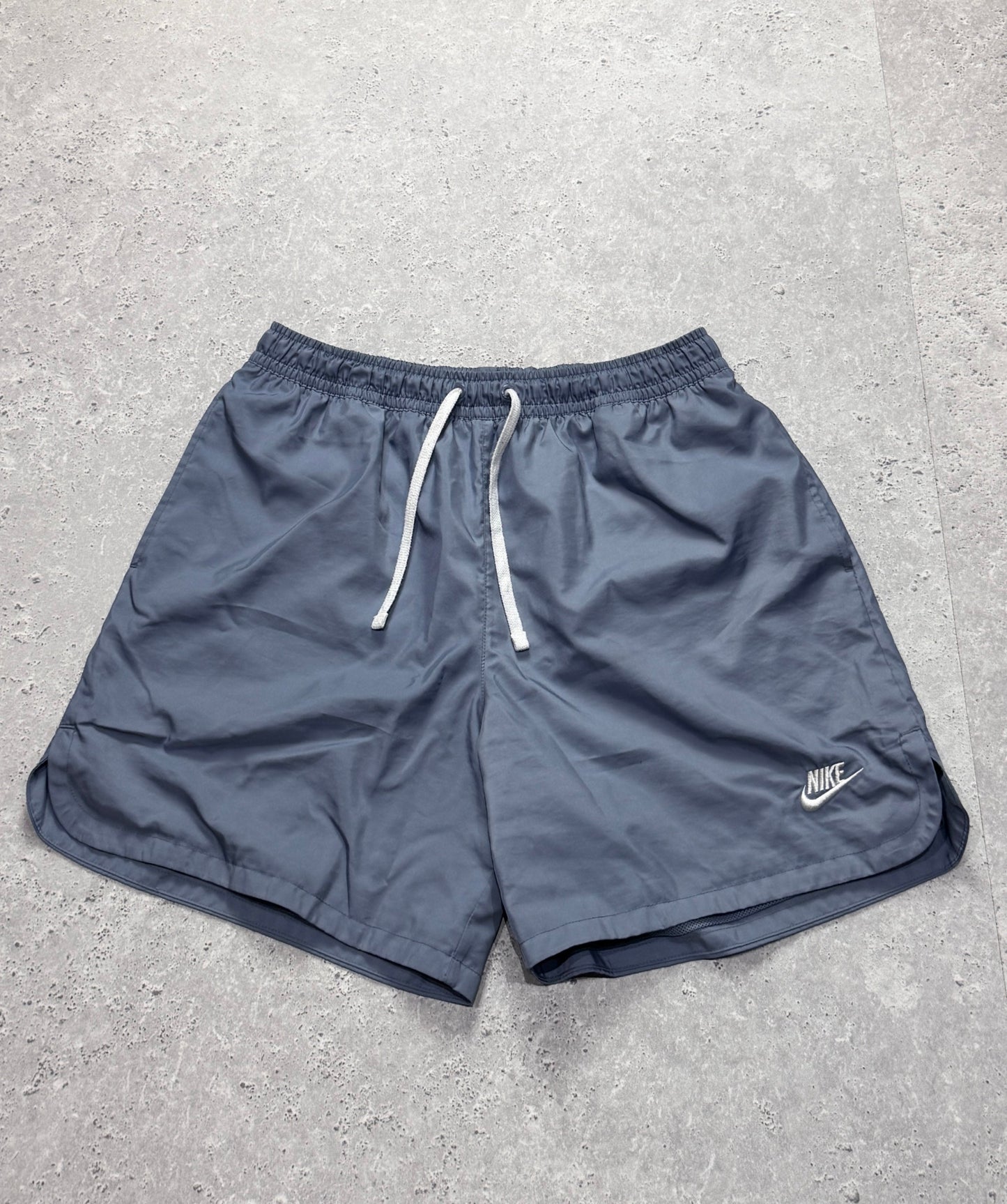 Vintage 2000s Nike Athletics Shorts (L)