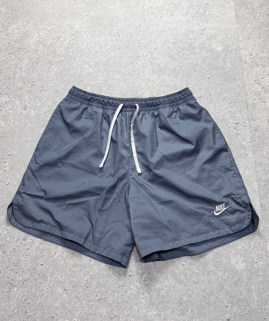 Vintage 2000s Nike Athletics Shorts (L)