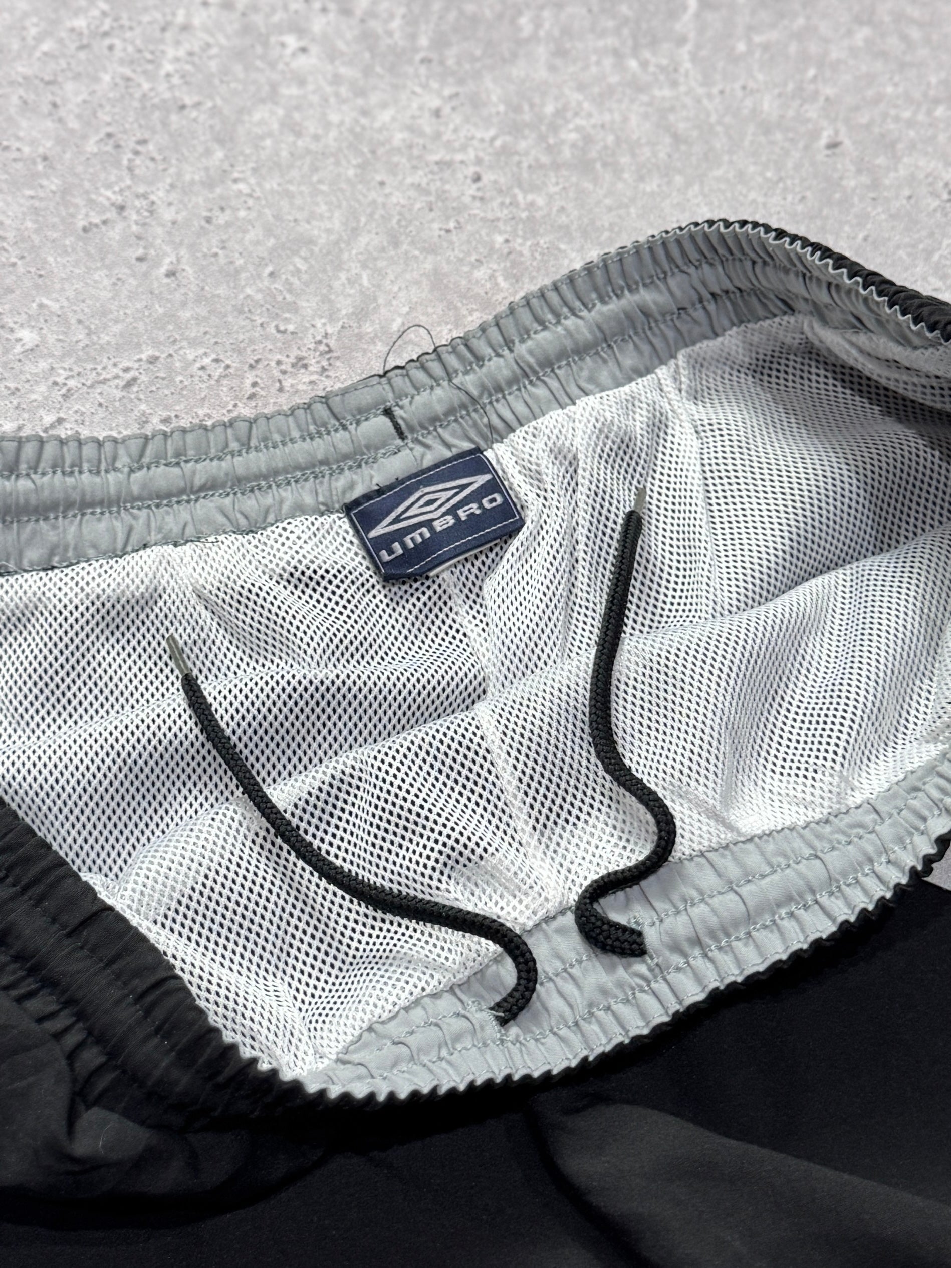 Vintage 2000s Umbro Adjustable 3/4 Track Shorts (M)