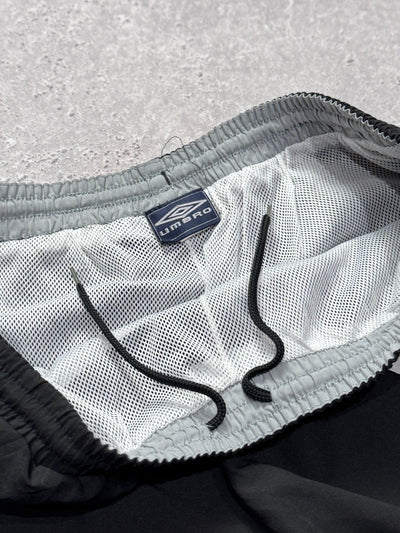 Vintage 2000s Umbro Adjustable 3/4 Track Shorts (M)