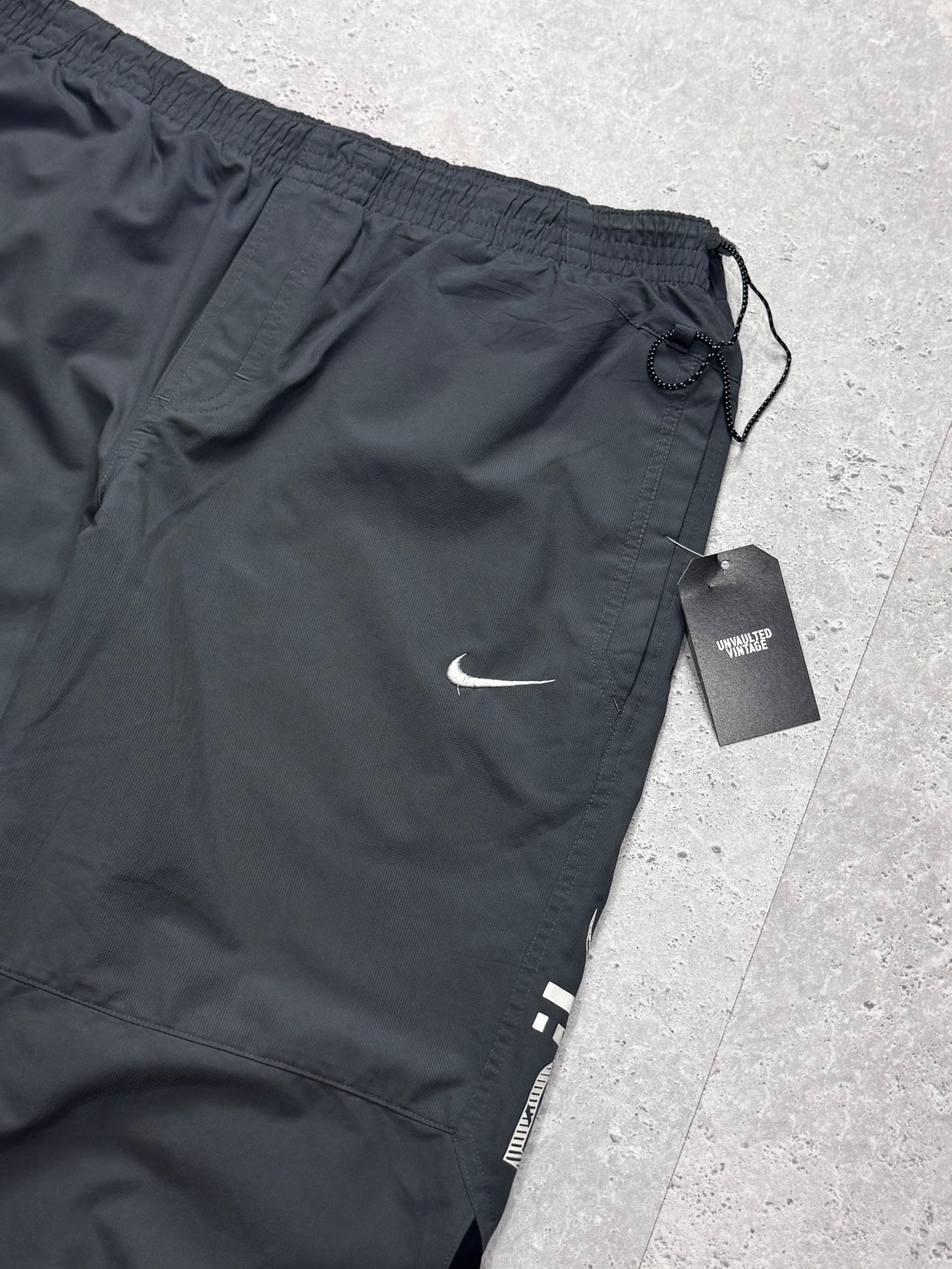 Vintage 2000s Nike Air Adjustable 3/4 Track Shorts (34")