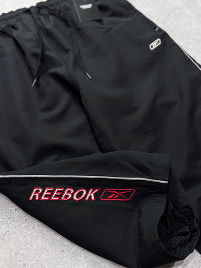 Vintage 2000s Reebok 3/4 Track Shorts (S)