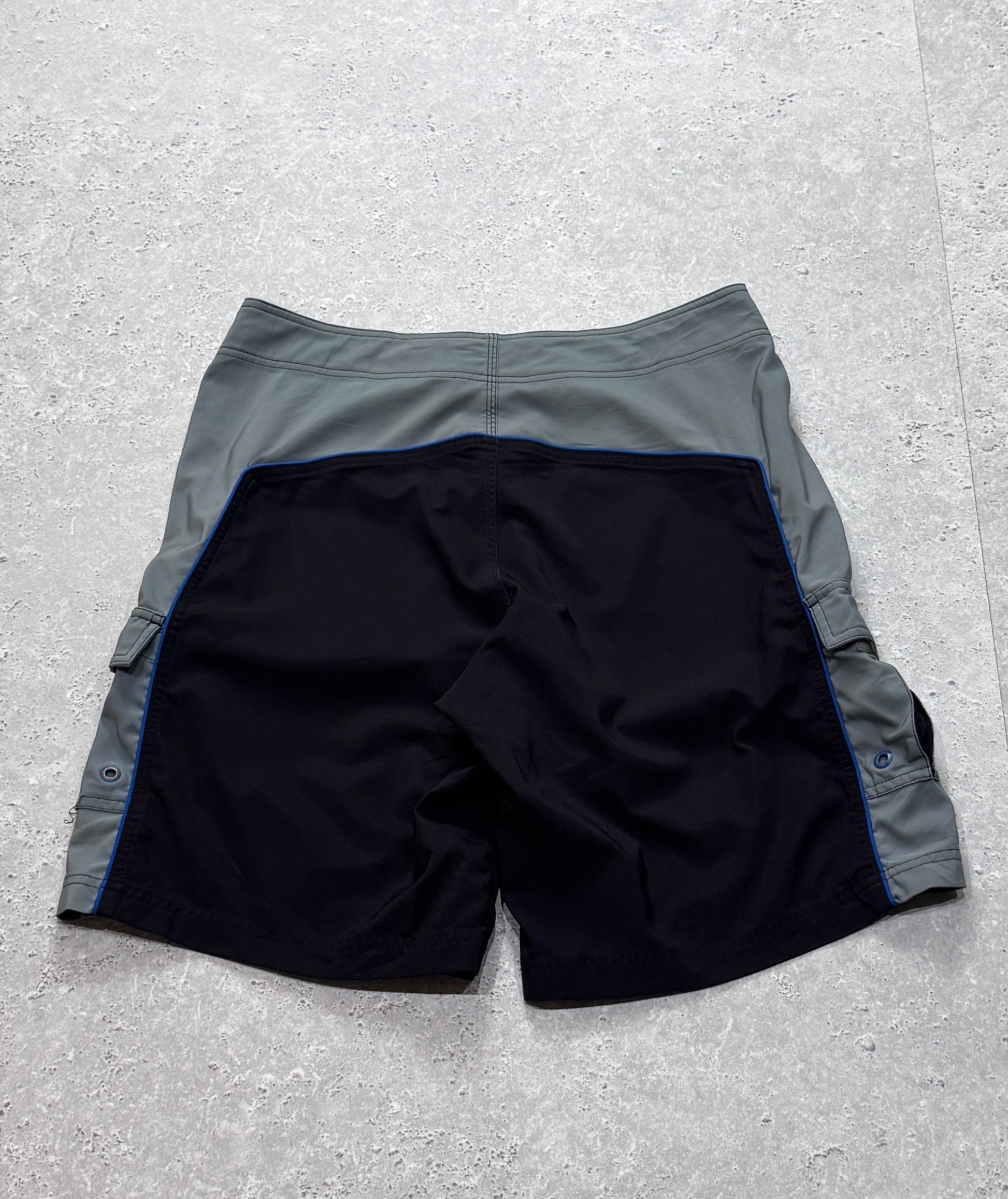 Vintage 2000s O’Neill Boardshorts (34”)