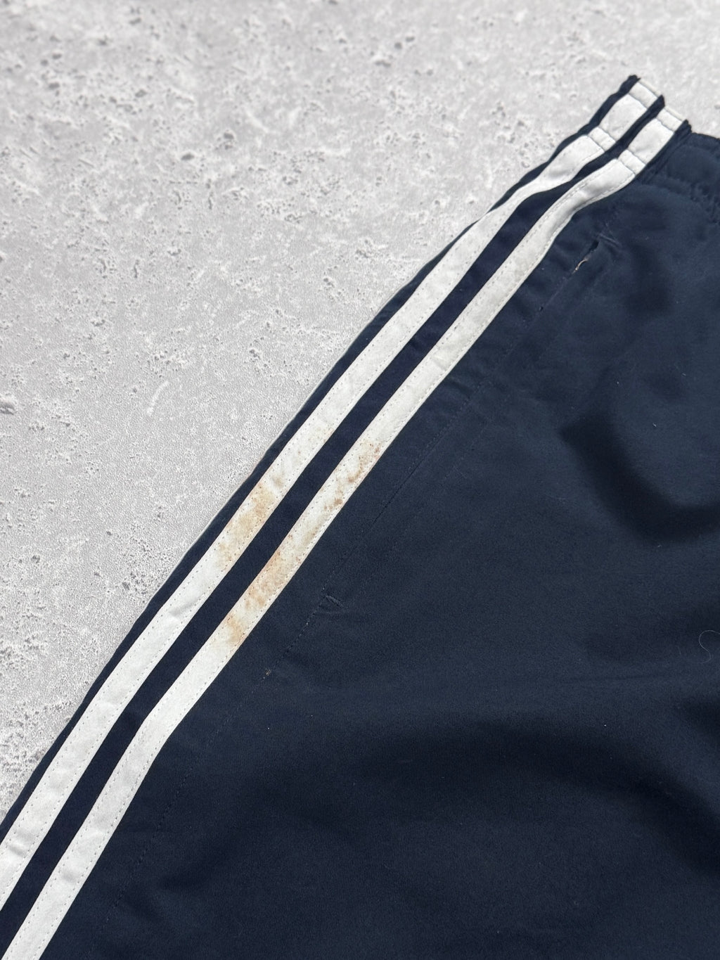Vintage 2000s Adidas 3/4 Track Shorts (M)