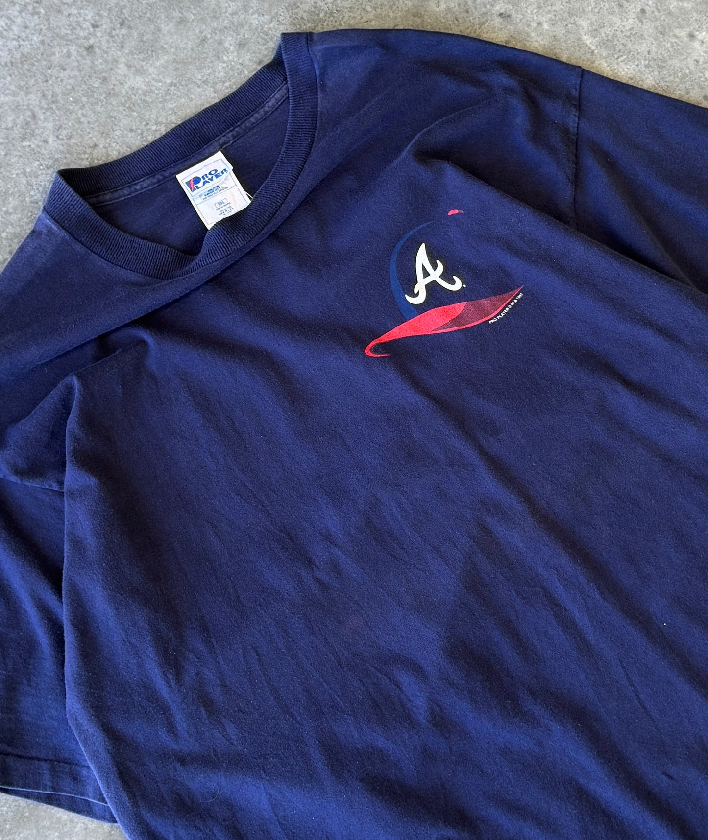 Vintage 90s Atlanta Braves Essential Tee (2XL)