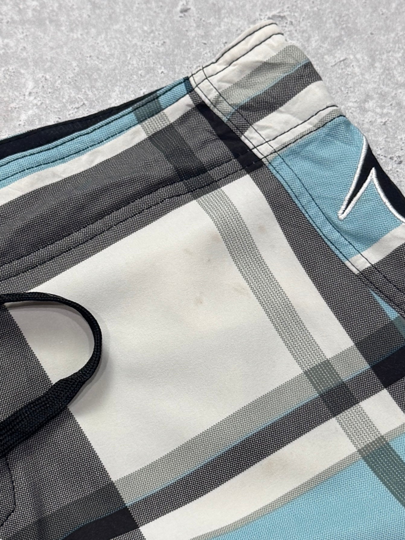Vintage Y2K O’Neill Plaid Board Shorts (34”)