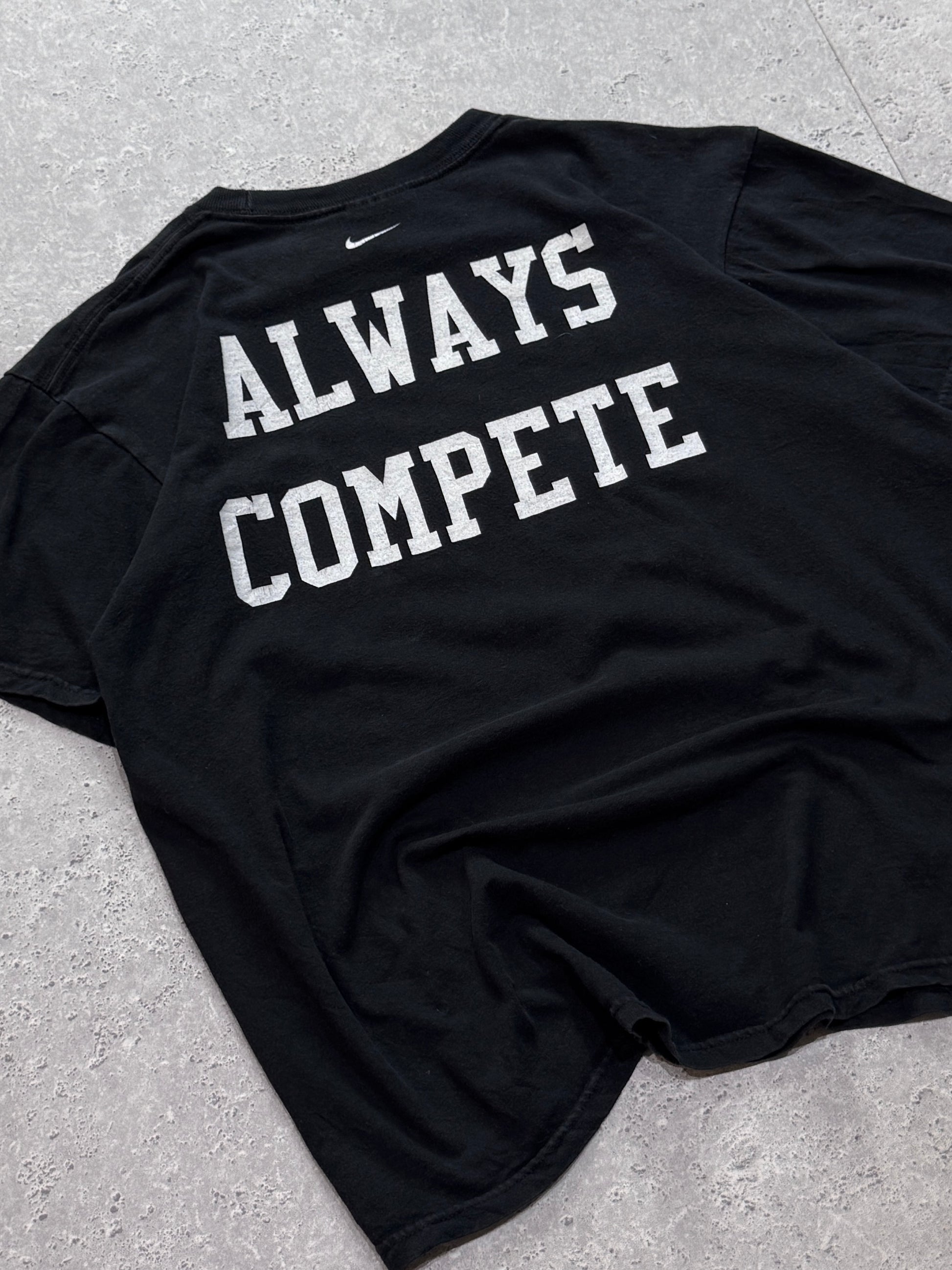 Vintage 2000s Nike College Tee (M)