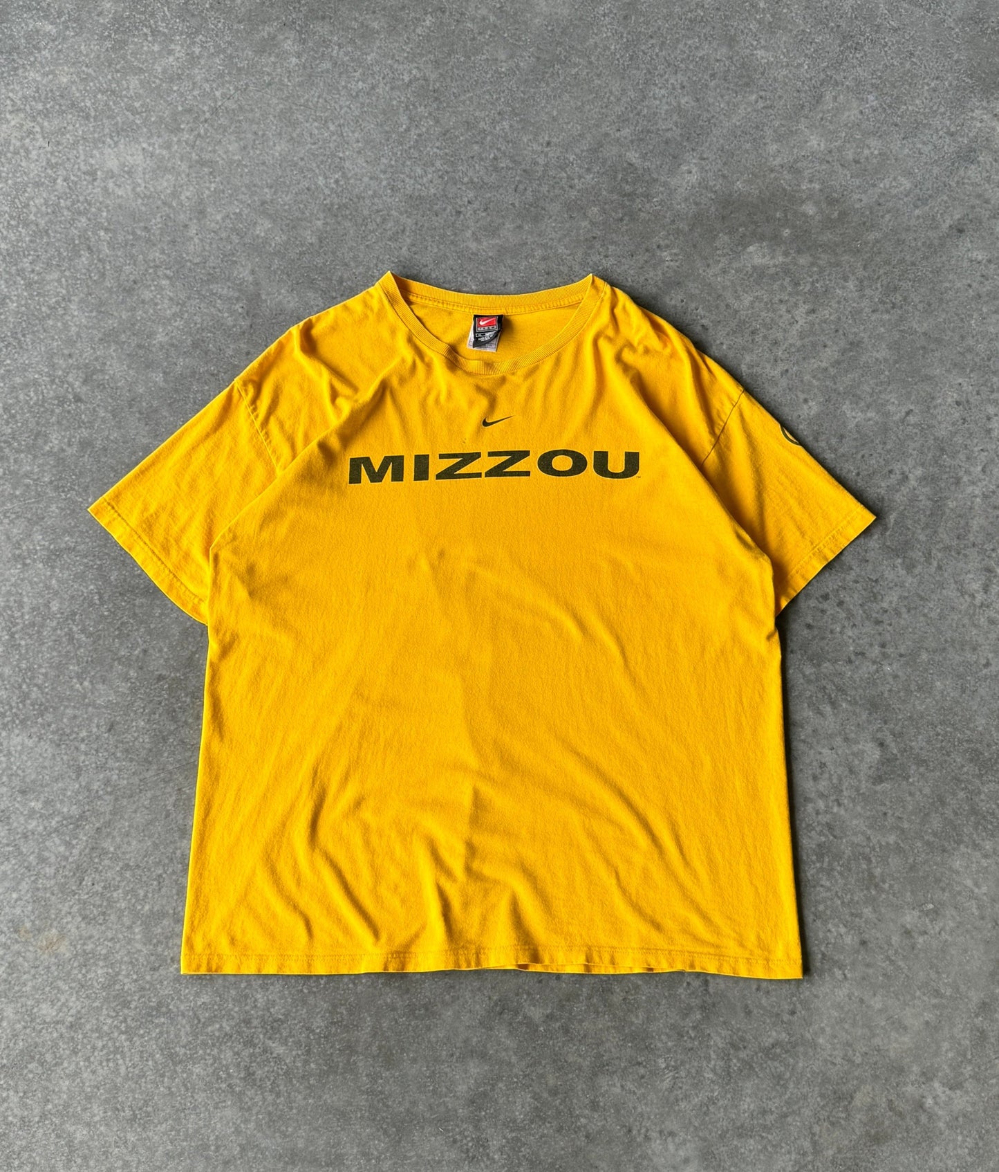 Vintage 00s Nike x Mizzou Tee (XL)