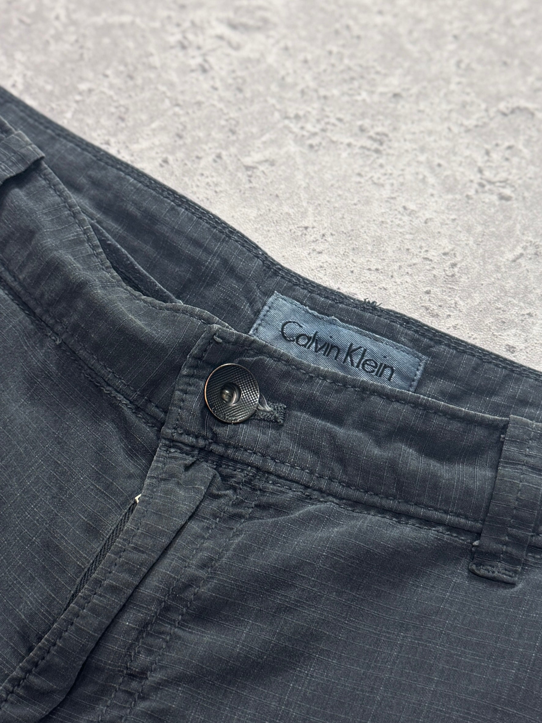 Vintage 2000s Calvin Klein Cargo Dress Shorts (34”)