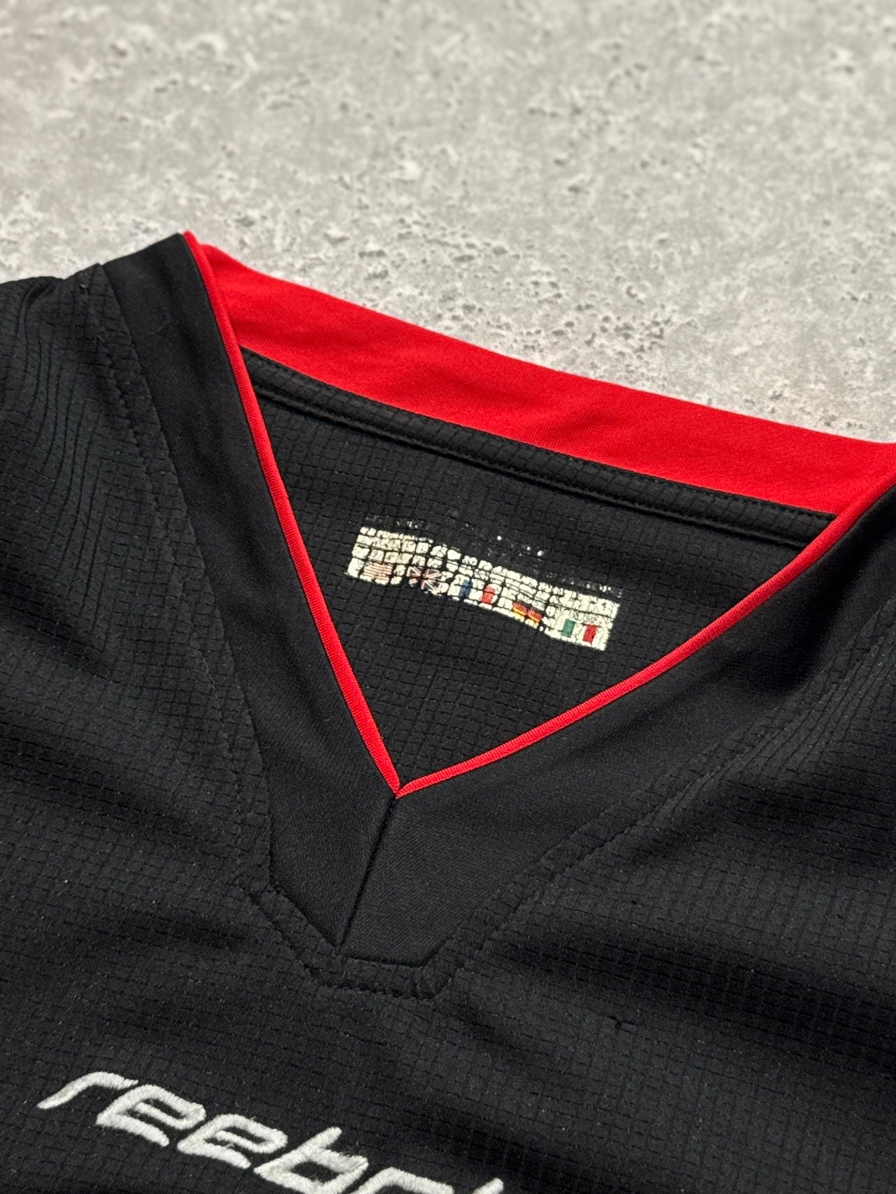 Vintage 2000s Reebok X Liverpool FC Training Jersey (L)