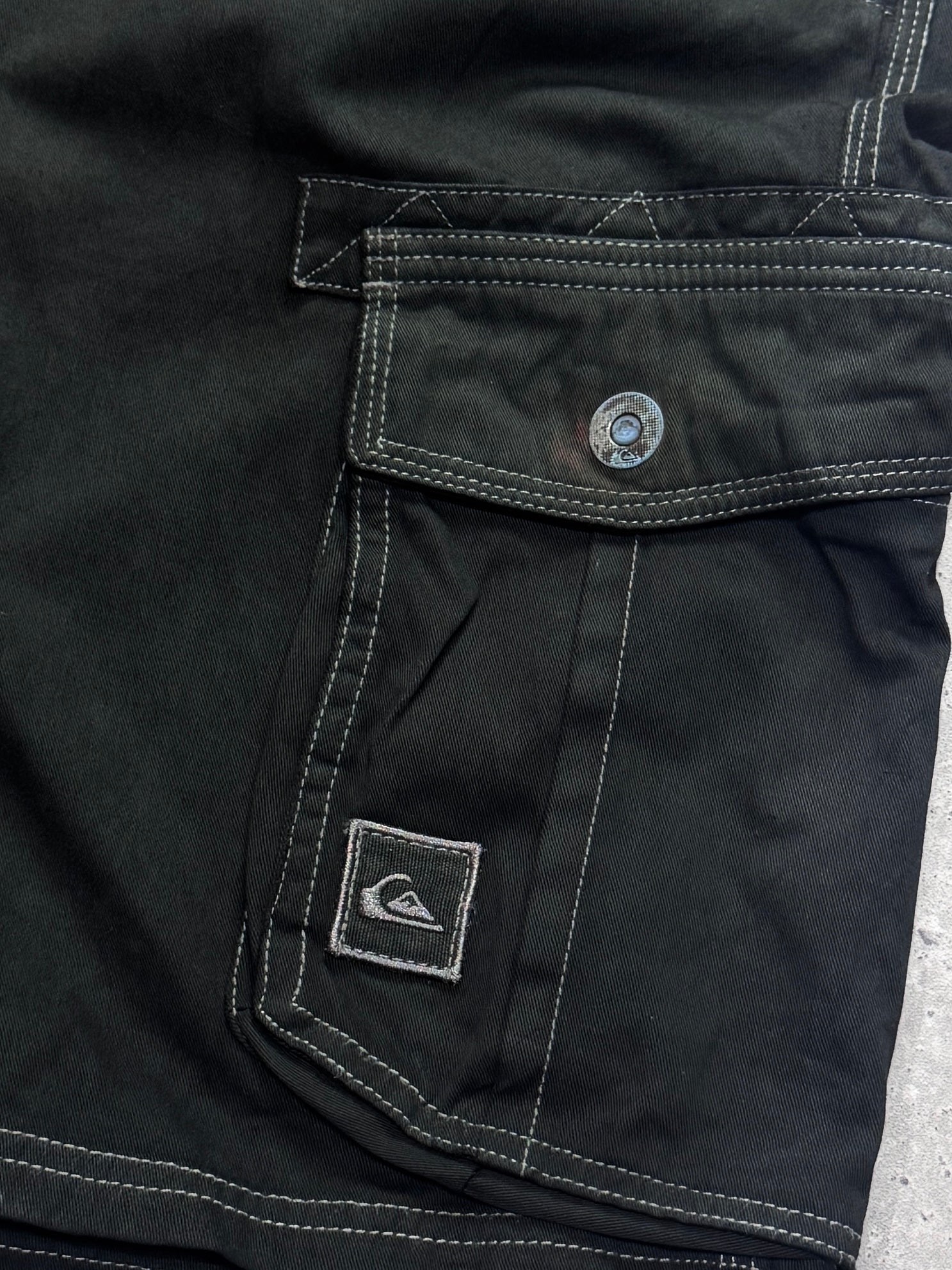 Vintage Y2K Quiksilver Cargo Shorts (36”)